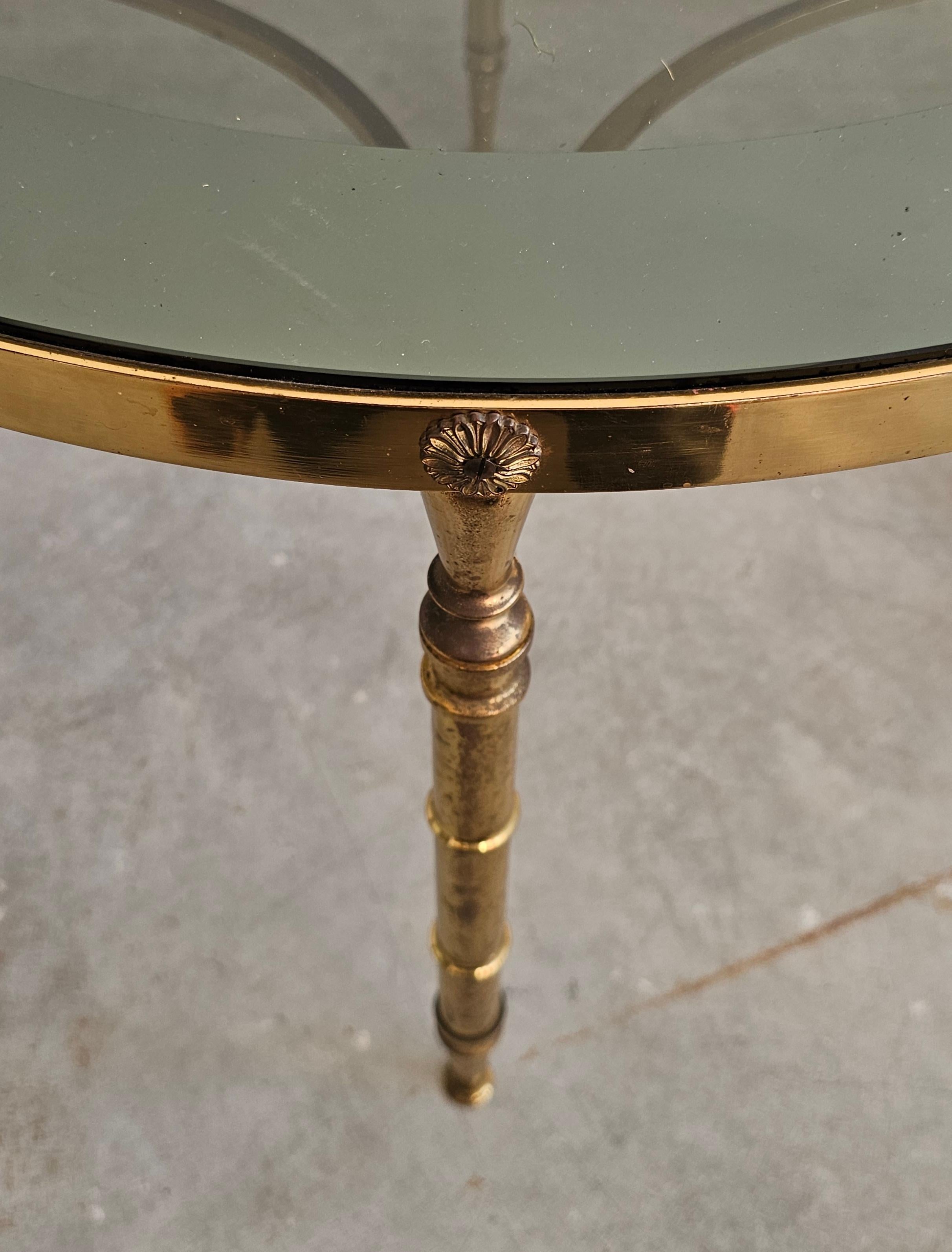 Runde Hollywood-Regency-Couchtische aus vergoldeter Bronze von Maison Charles im Angebot 1