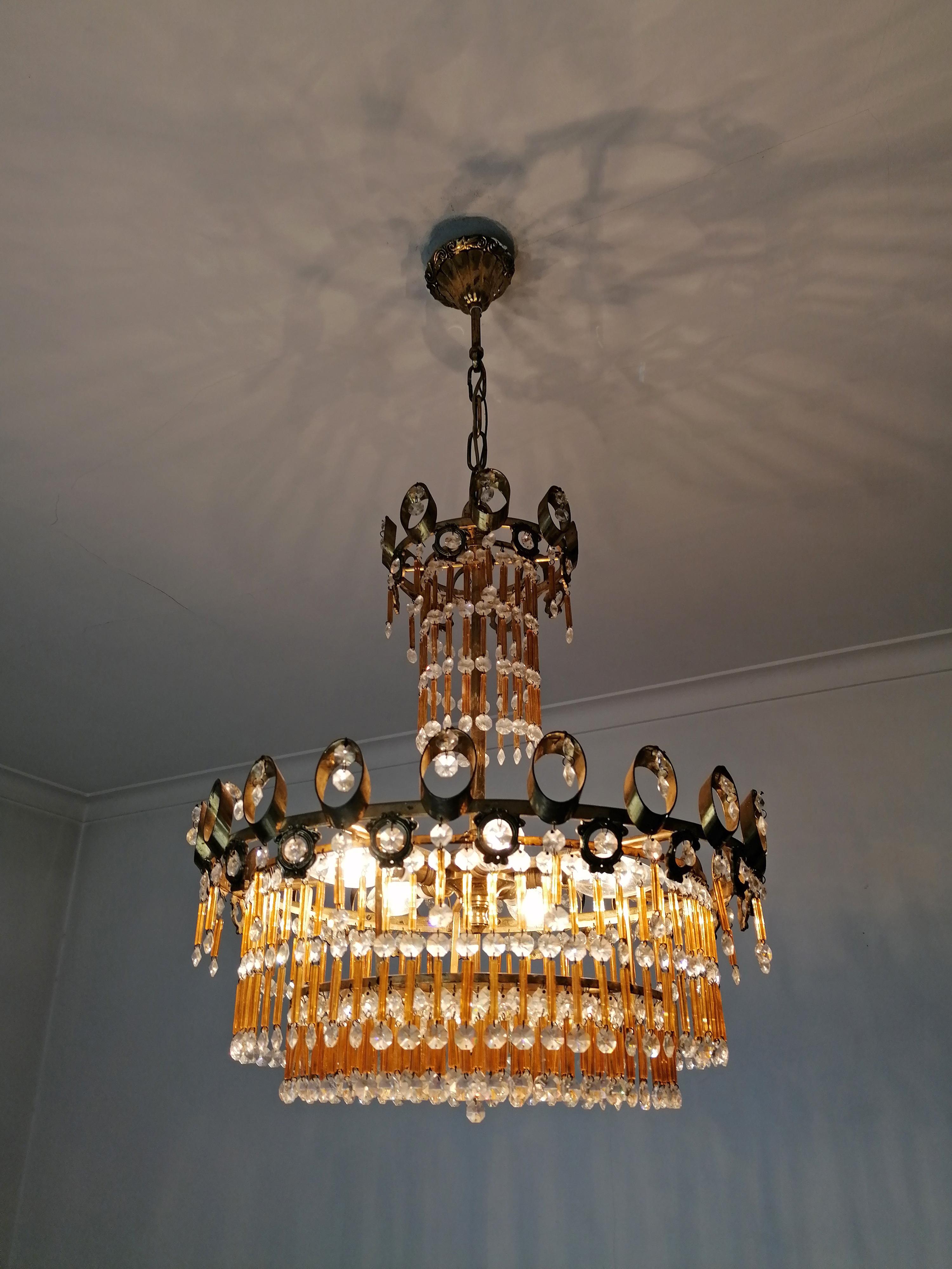 Araña Dorada Hollywood Regency con Flecos de Paja en Cristal de Murano Ámbar en venta 1