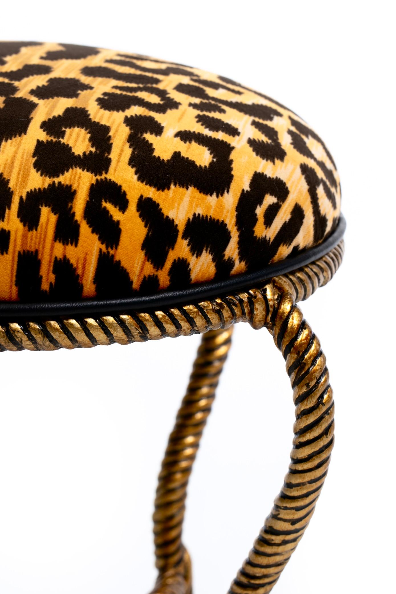 Hollywood Regency Gilt Iron Rope & Tassel Vanity Stool in Chic Leopard Velvet For Sale 1