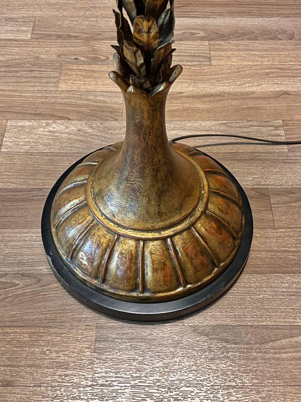 Lámpara de pie Hollywood Regency Hoja Dorada en venta 3