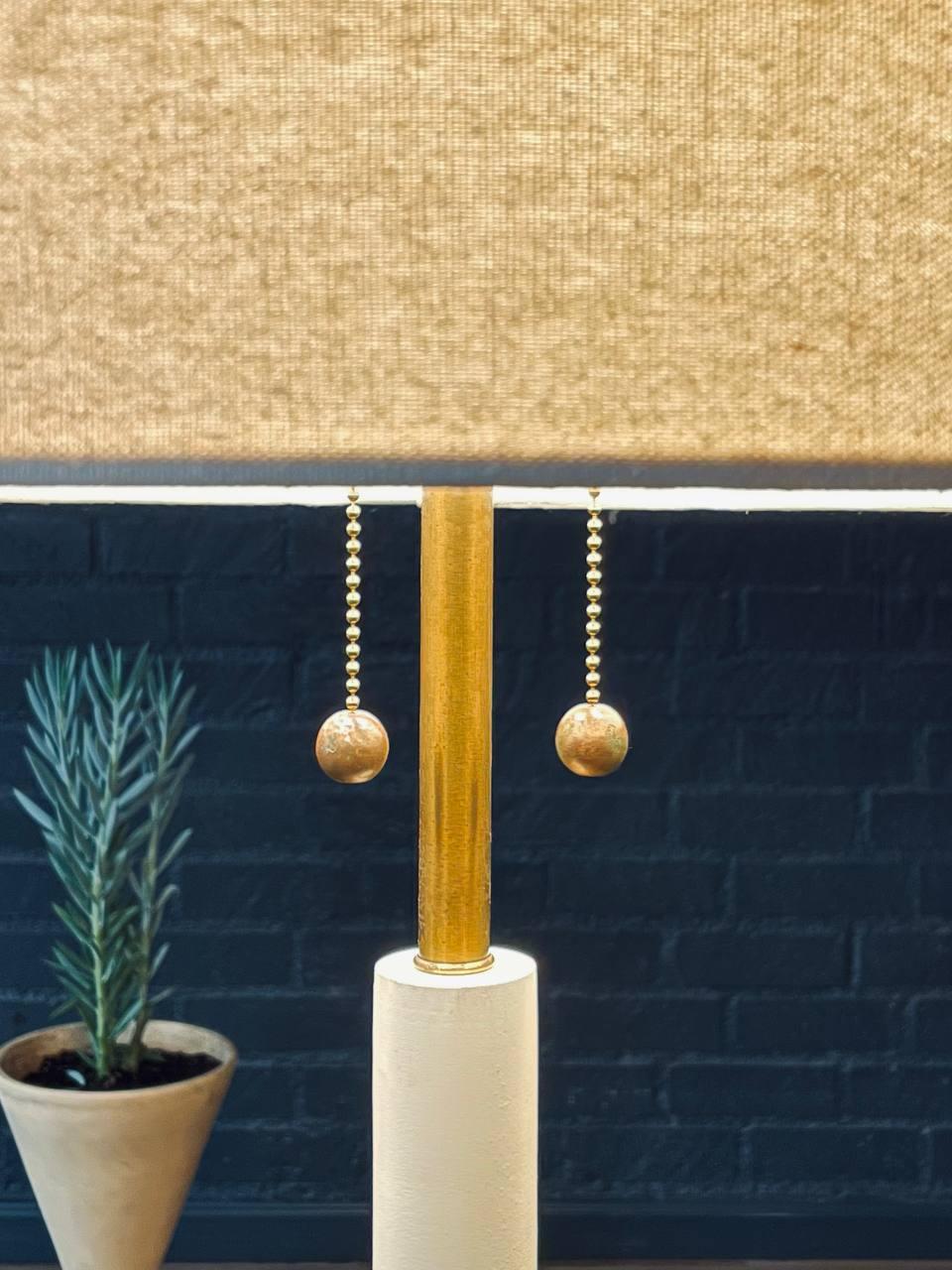 Lámpara de pie Hollywood Regency Hoja Dorada Metal en venta