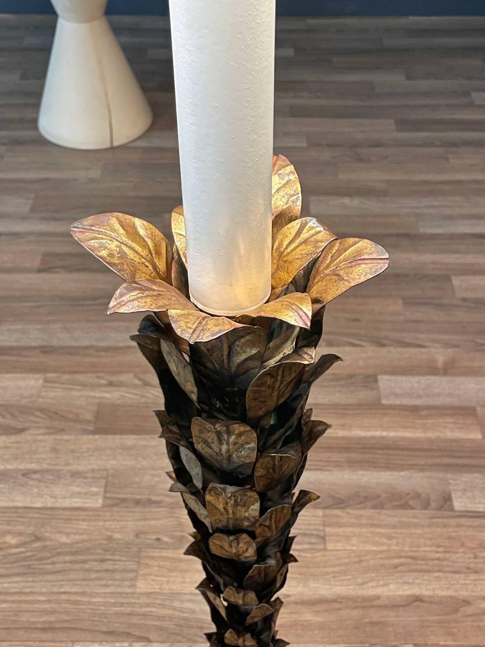 Lámpara de pie Hollywood Regency Hoja Dorada en venta 2