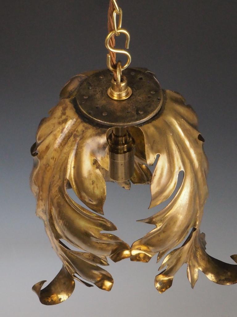 Hollywood Regency Gilt Leaf Pendant Light For Sale 2
