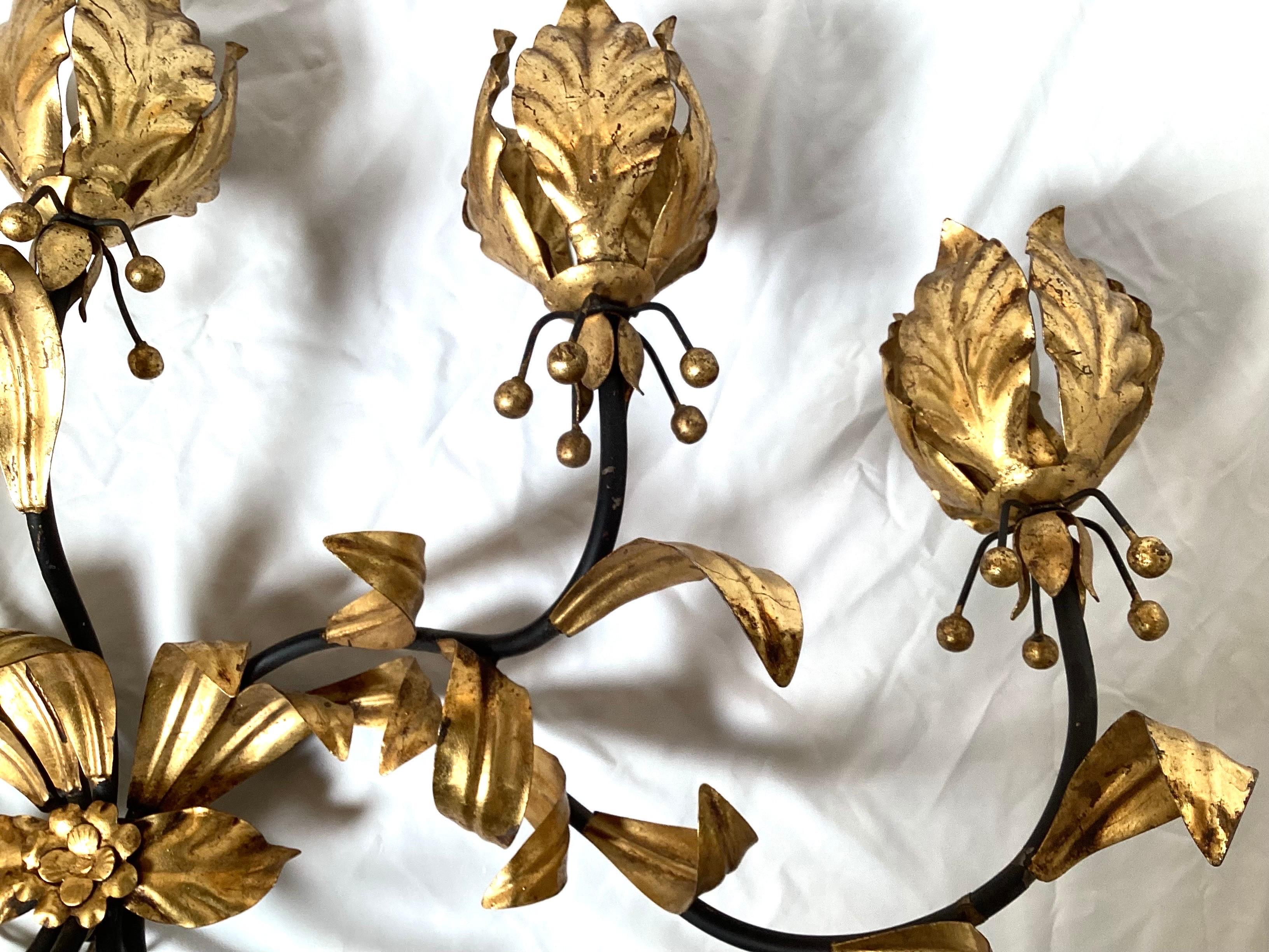 Late 20th Century Hollywood Regency Gilt Leaf Wall Light in the Style of Hans Kogl