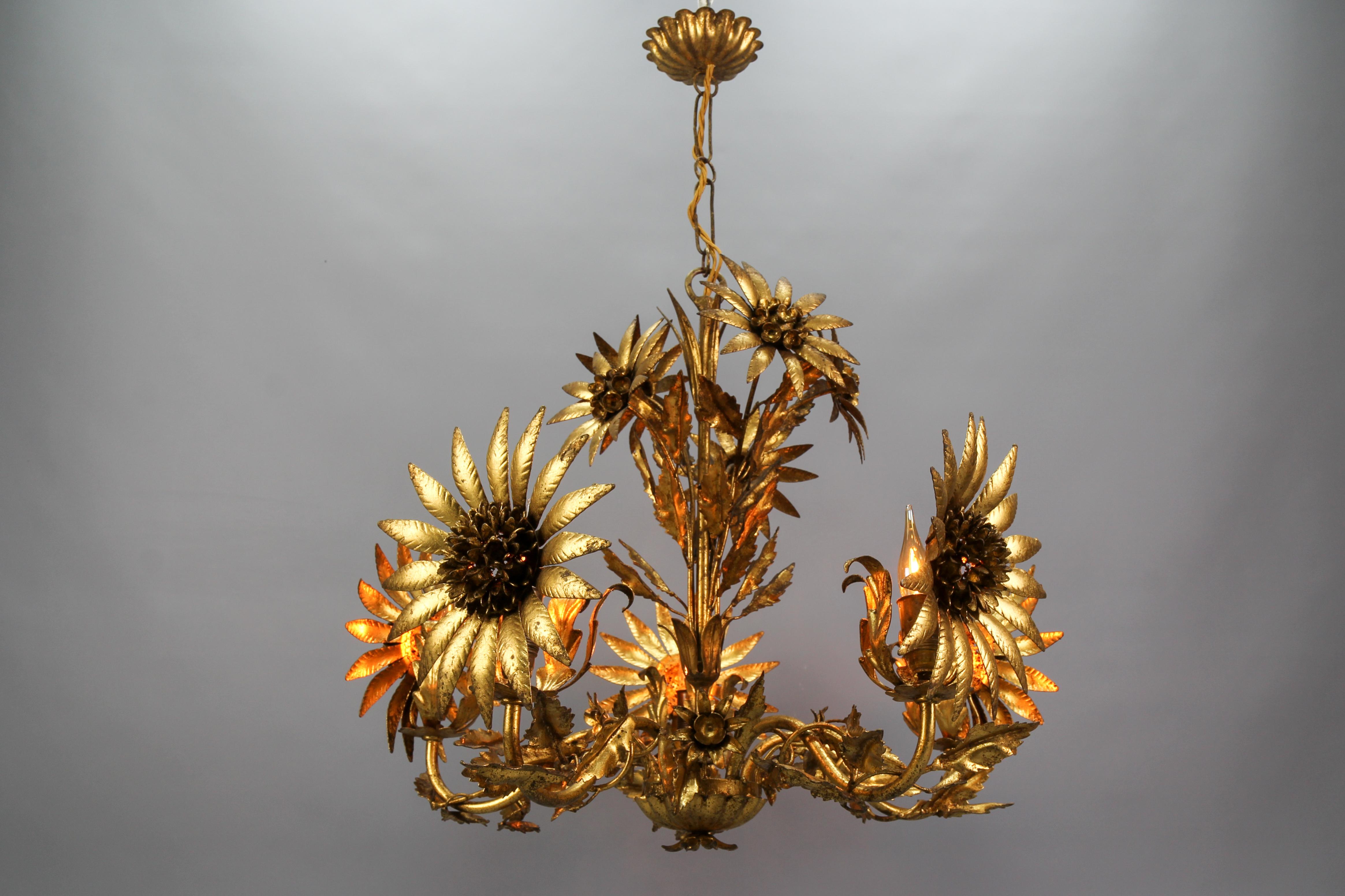 Hollywood Regency Gilt Metal Flower Five-Light Chandelier, ca. 1950s For Sale 14