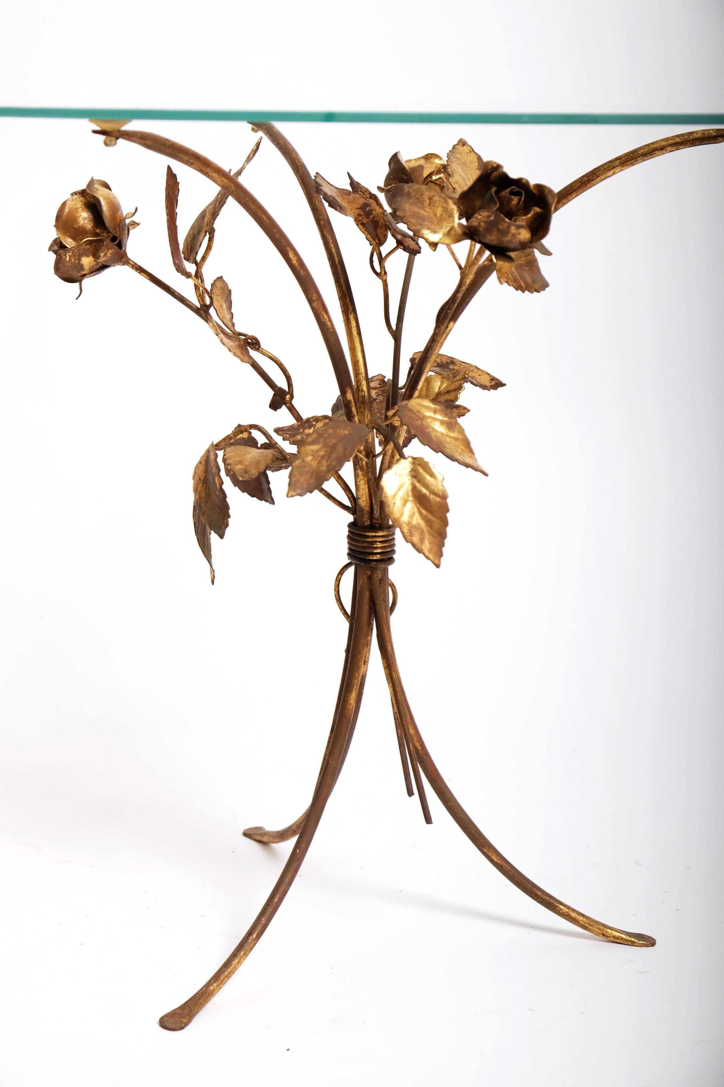 Hollywood Regency Gilt Metal Flowers Bouquet Side Table, Italy 1970s For Sale 5