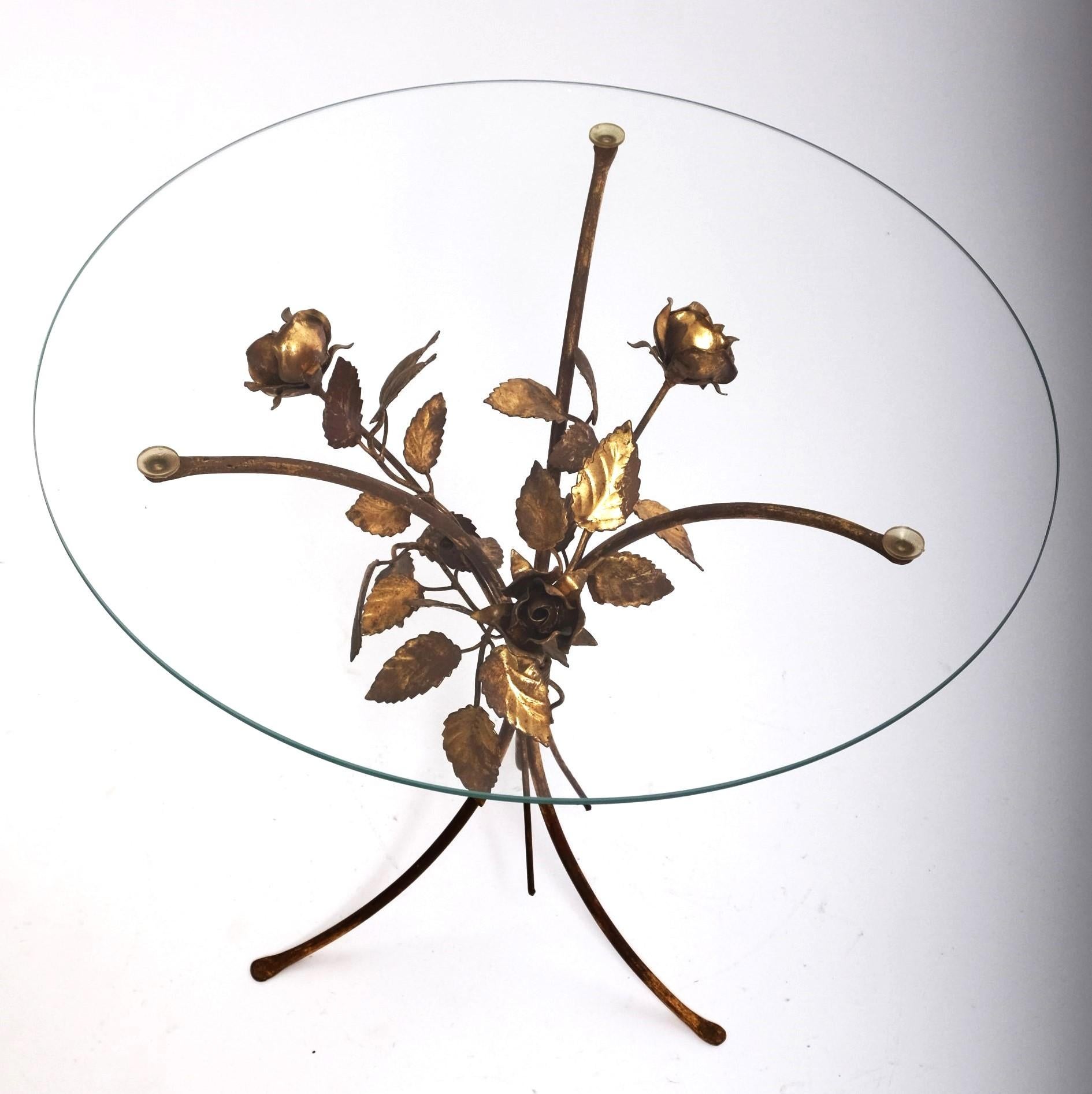 Hollywood Regency Gilt Metal Flowers Bouquet Side Table, Italy 1970s 8