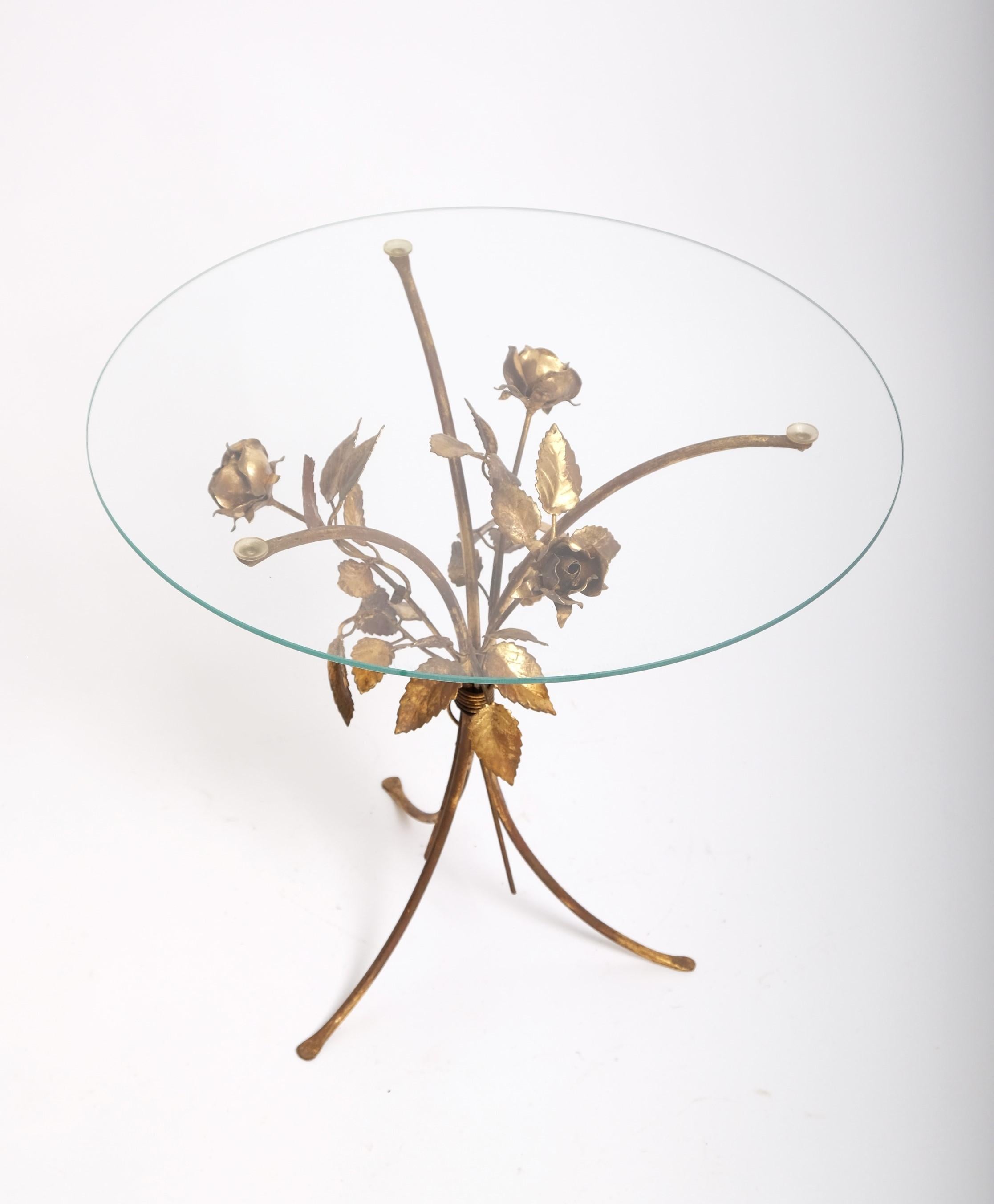 Hollywood Regency Gilt Metal Flowers Bouquet Side Table, Italy 1970s For Sale 3