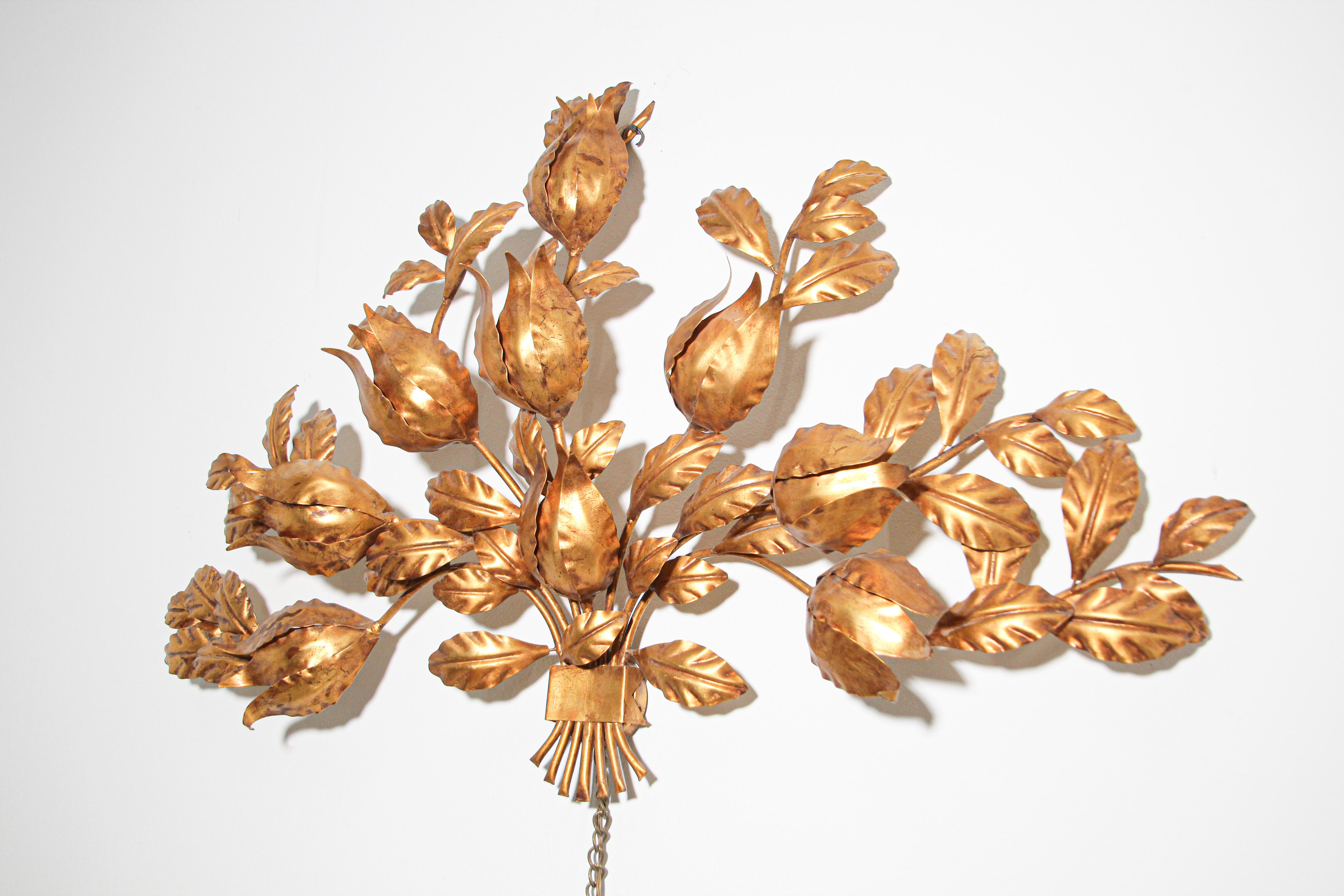 Hollywood Regency Gilt Metal Wall Sconce, by S. Salvadori, Italy, 1950s 8
