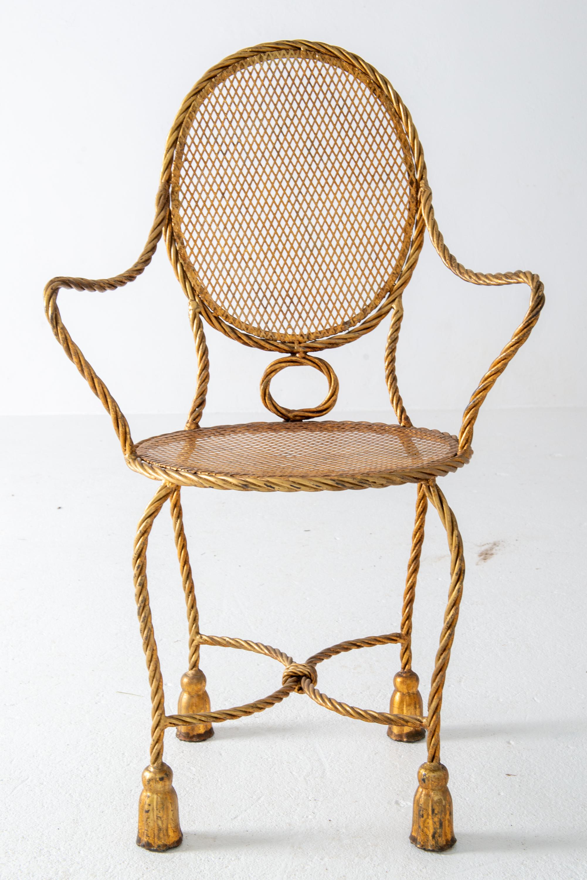 Tocador, Escritorio, Sillón y Puf de Hierro Dorado con Cuerda y Borlas Hollywood Regency Regencia de Hollywood en venta