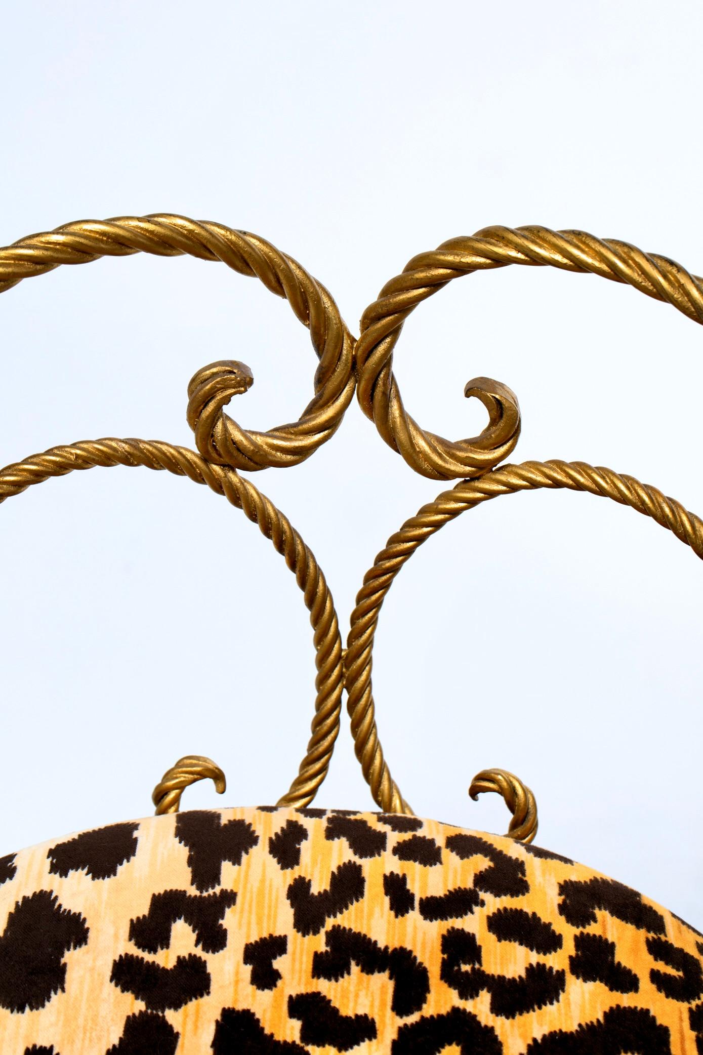 Sgabello Vanity Hollywood Regency dorato con corda e nappe in velluto leopardato in vendita 5