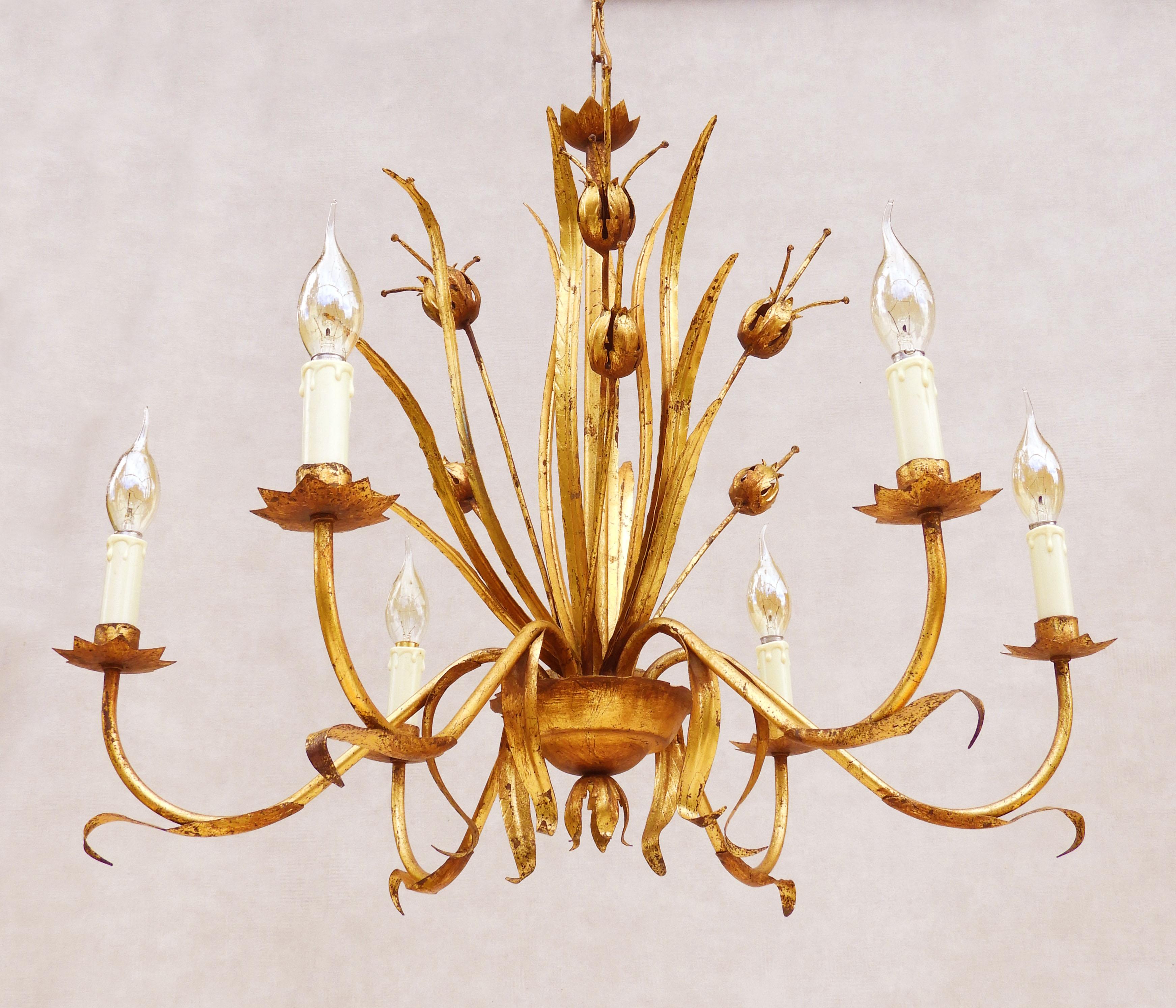 Spagnolo Lampadario Hollywood Regency in legno dorato C1950 Spagna in vendita