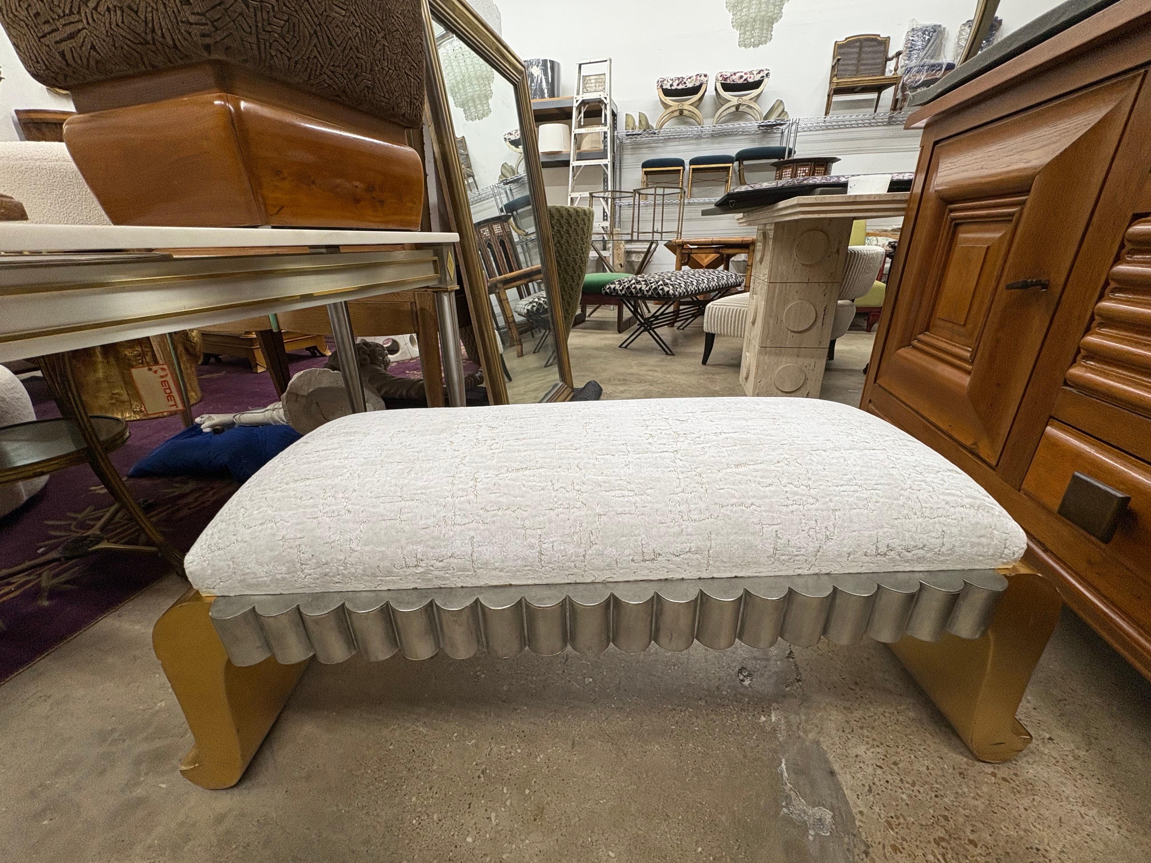 Banc en bois doré Hollywood Regency en vente 4