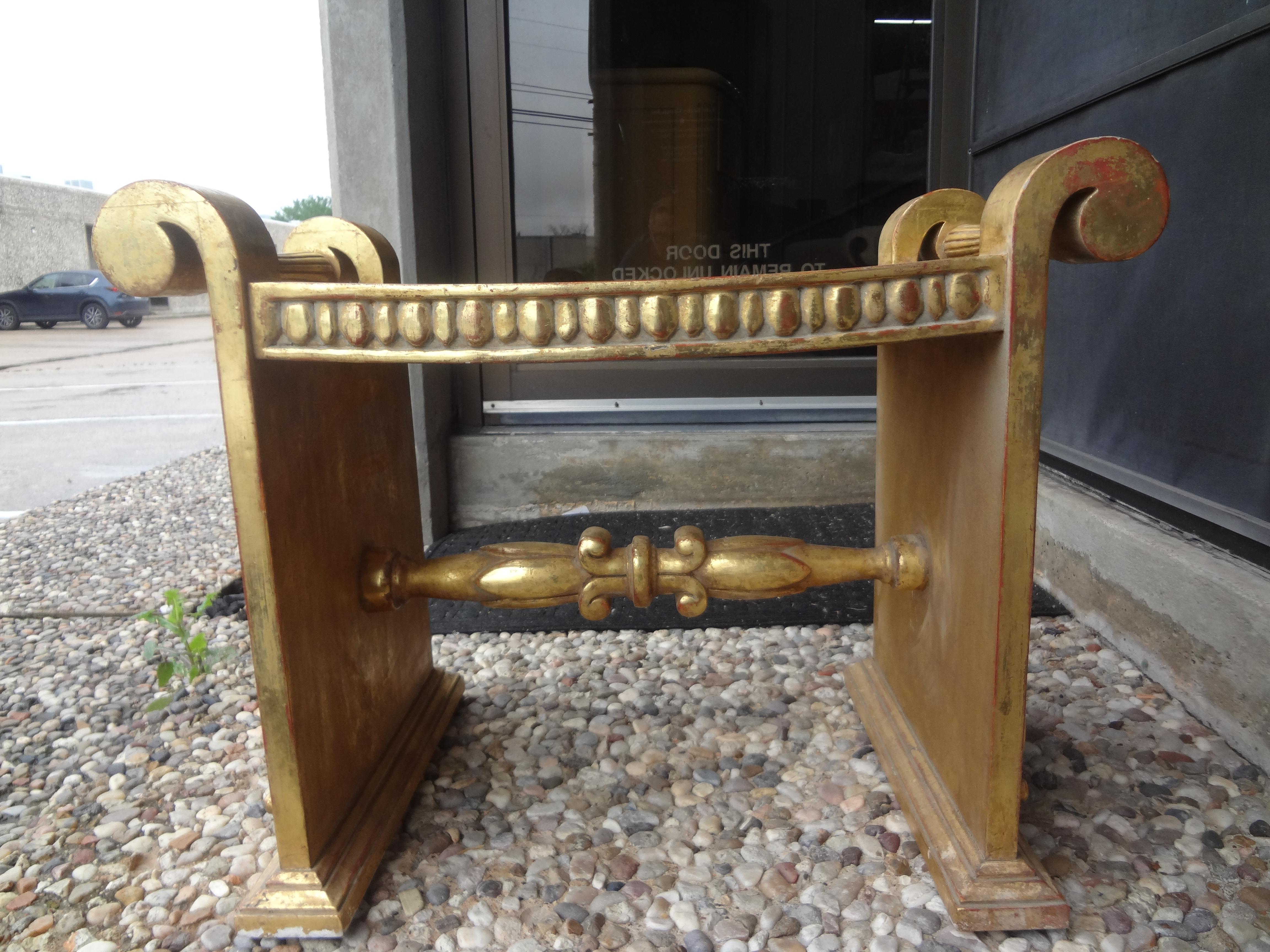 Italian Hollywood Regency Giltwood Bench In Good Condition For Sale In Houston, TX