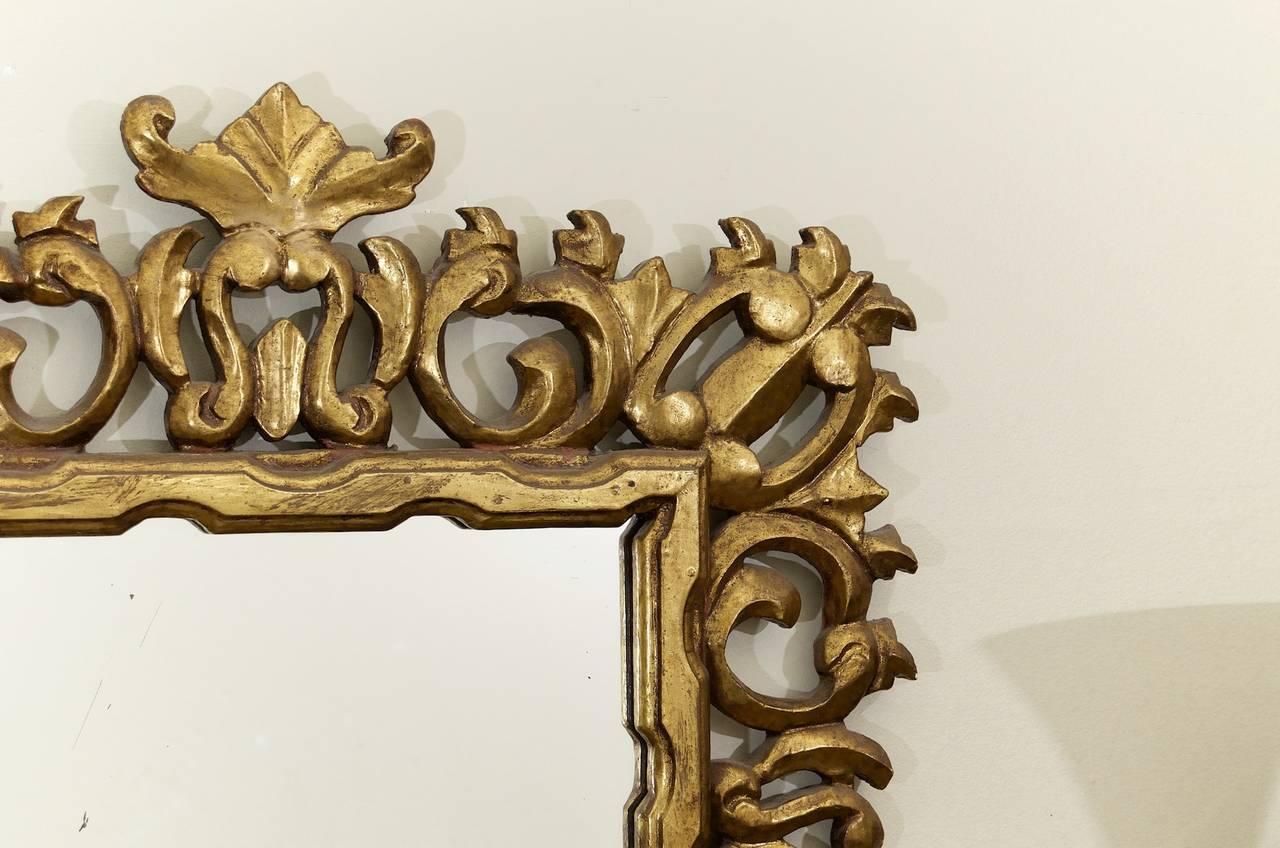 Doré Miroir en bois doré Hollywood Regency en vente