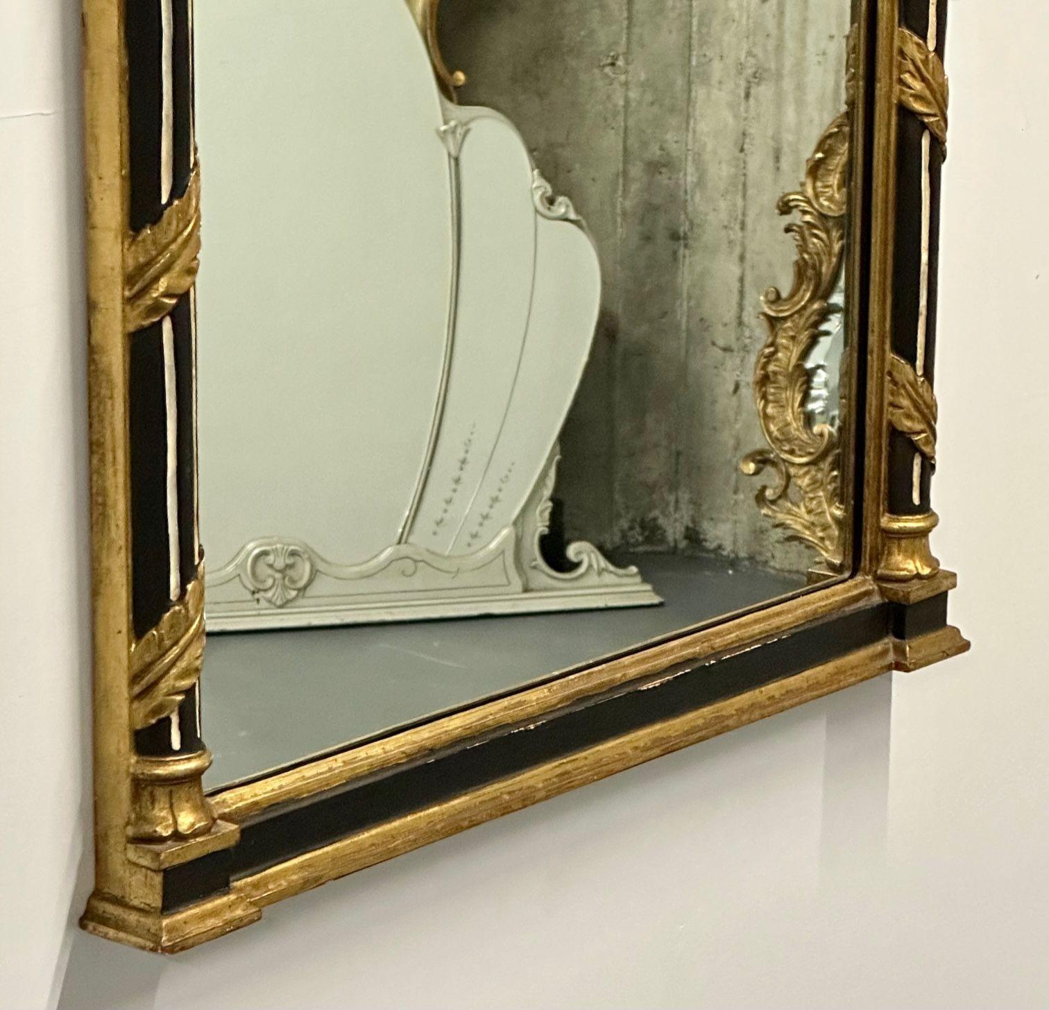 Milieu du XXe siècle Miroir mural / miroir console en bois dor de style Hollywood Regency, fabriqu en Italie en vente