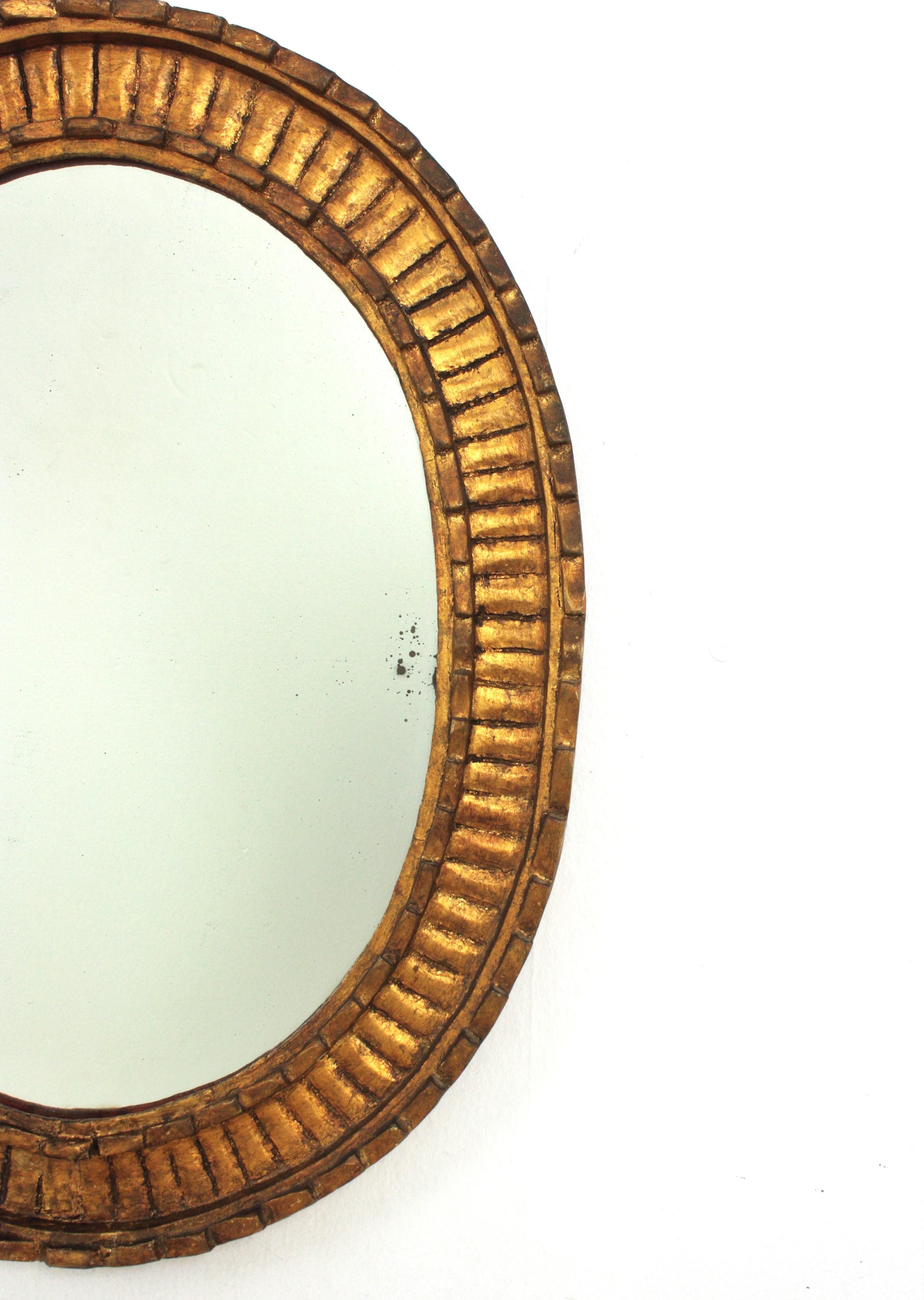 Miroir ovale Hollywood Regency en bois doré avec clés décoration murale Bon état - En vente à Barcelona, ES
