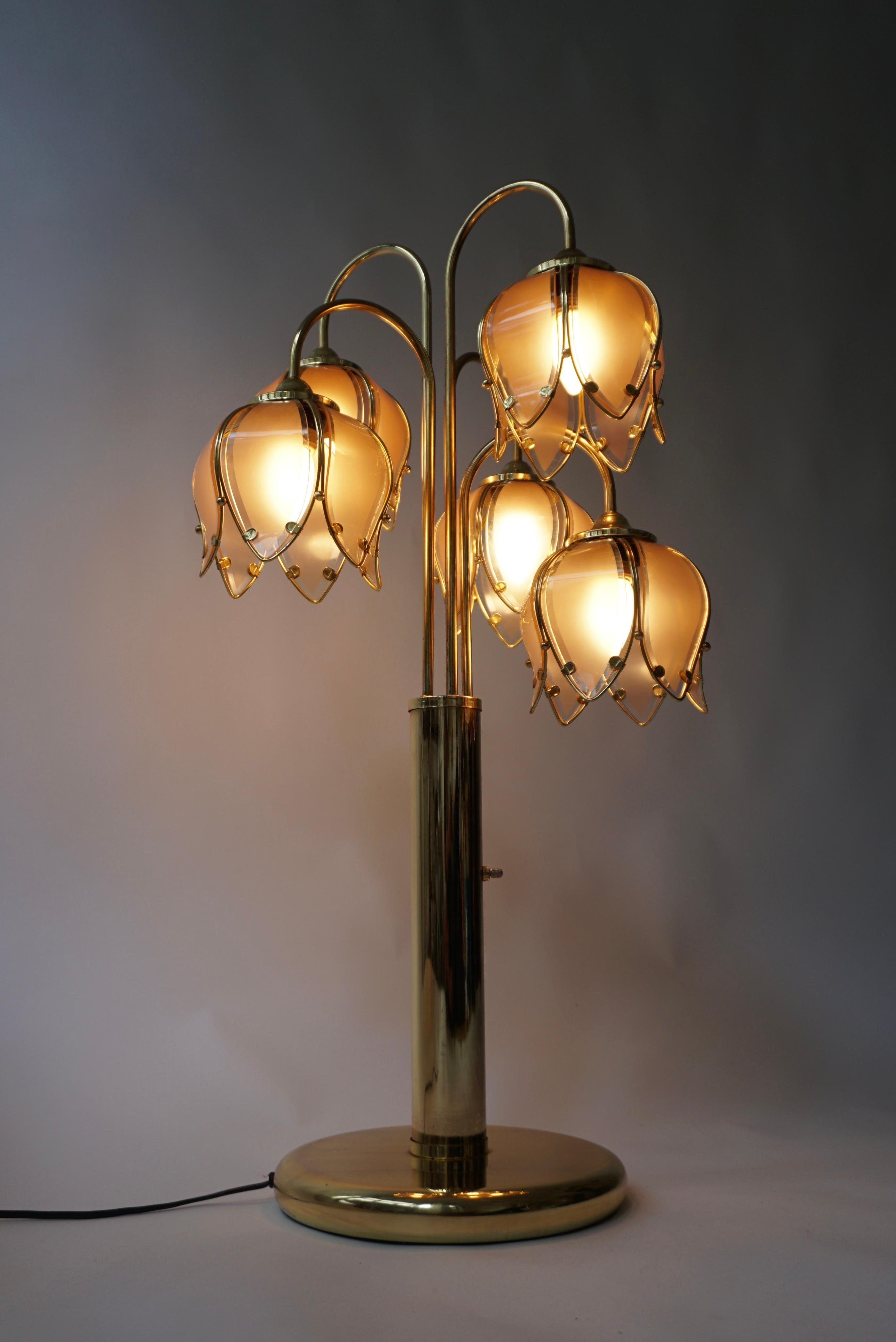Hollywood Regency Glas und Messing 5 Arm Tulip Lotus Lampe 1970s im Angebot 7