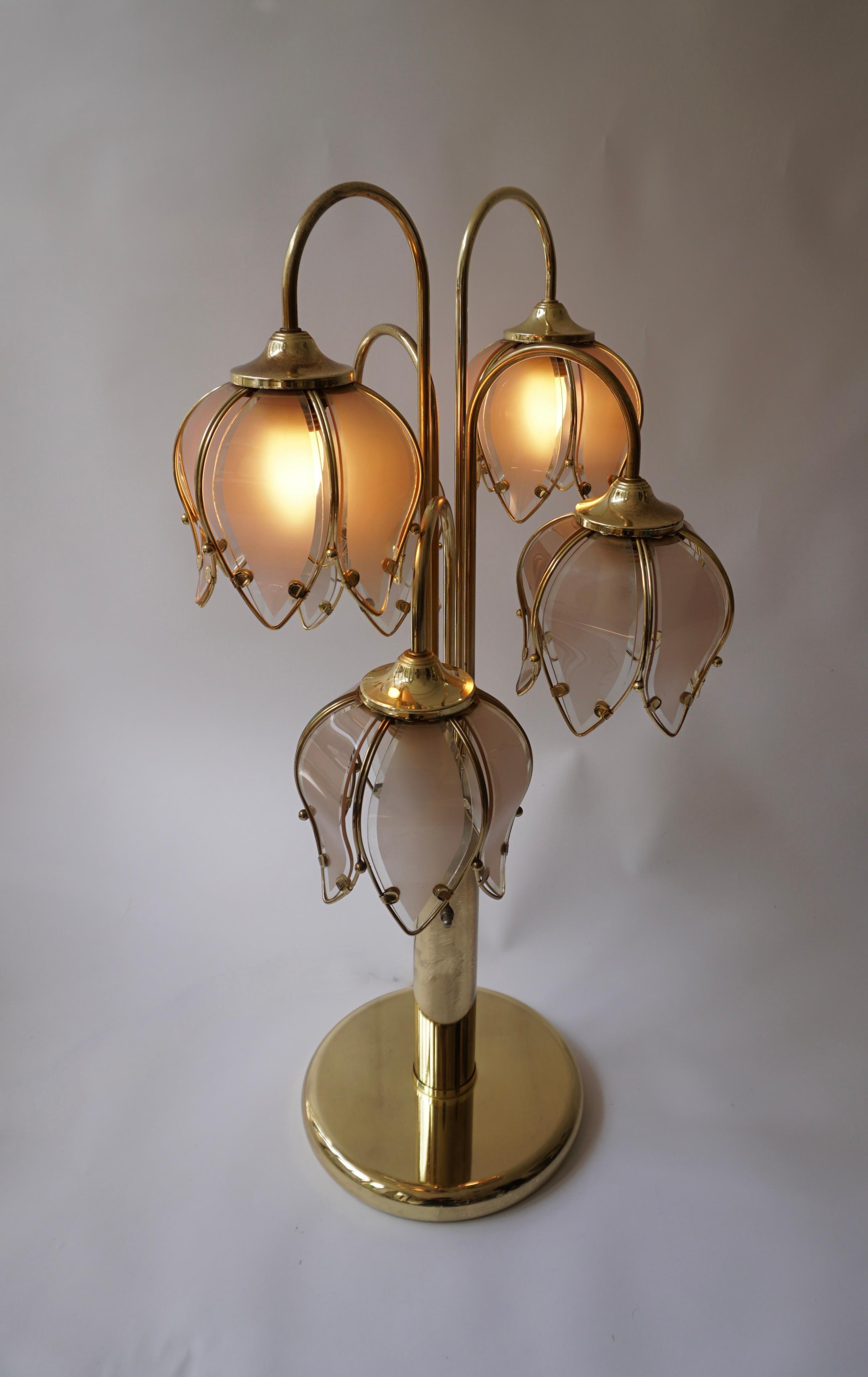 Hollywood Regency Glas und Messing 5 Arm Tulip Lotus Lampe 1970s im Angebot 2