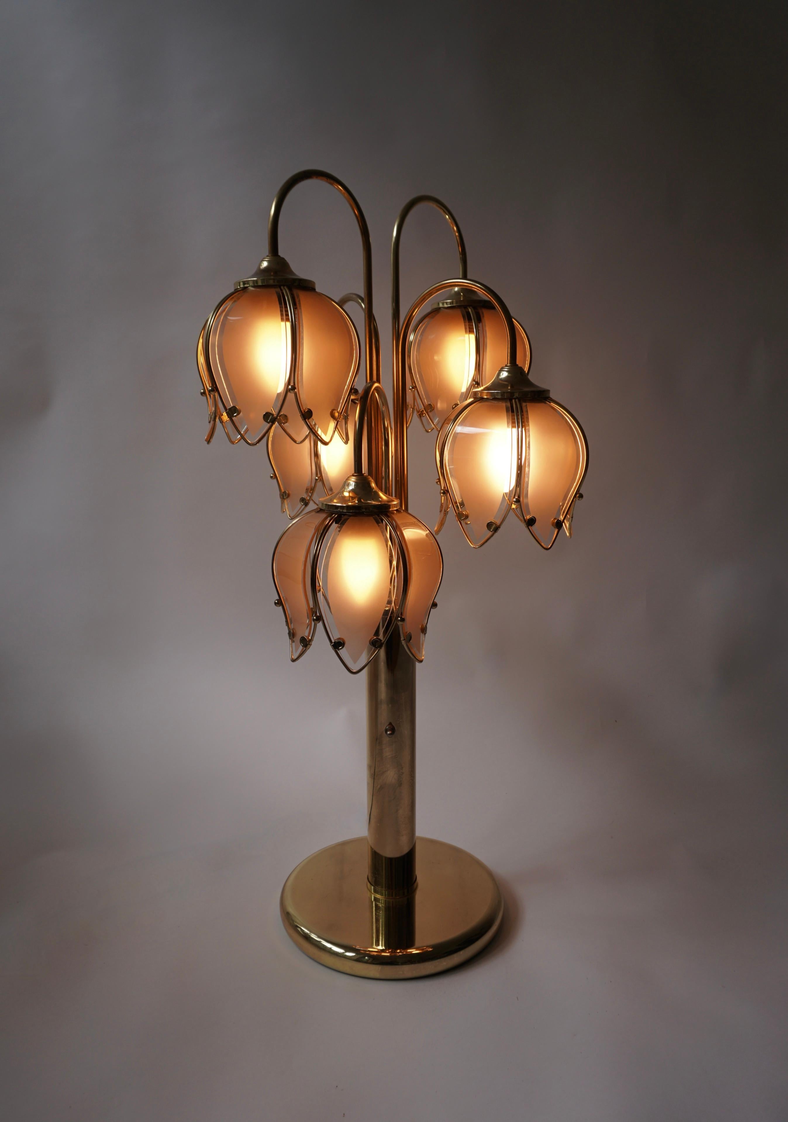 Hollywood Regency Glas und Messing 5 Arm Tulip Lotus Lampe 1970s im Angebot 3