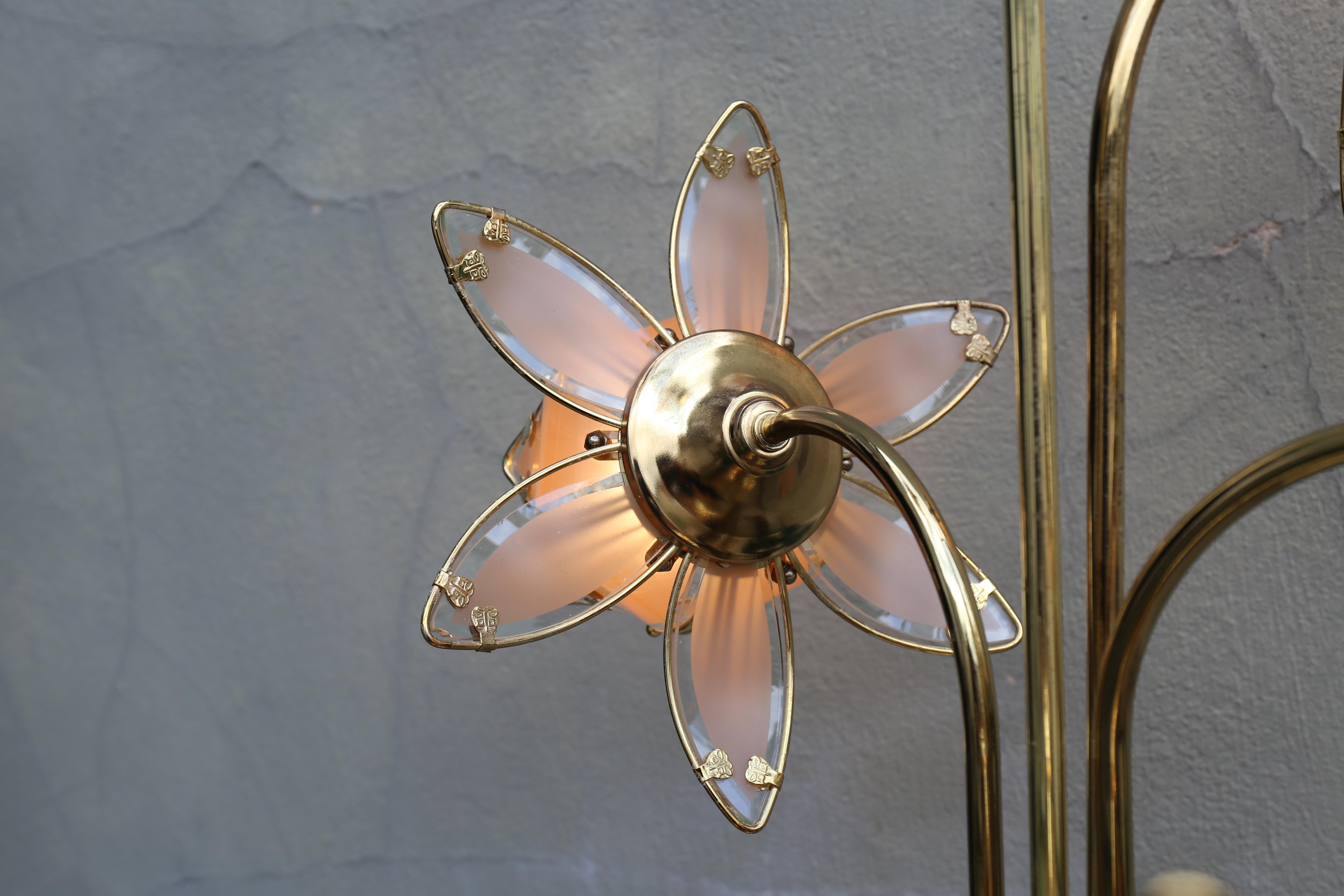 Lampada Hollywood Regency in vetro e ottone a 6 bracci Tulip Lotus anni '70 in vendita 7