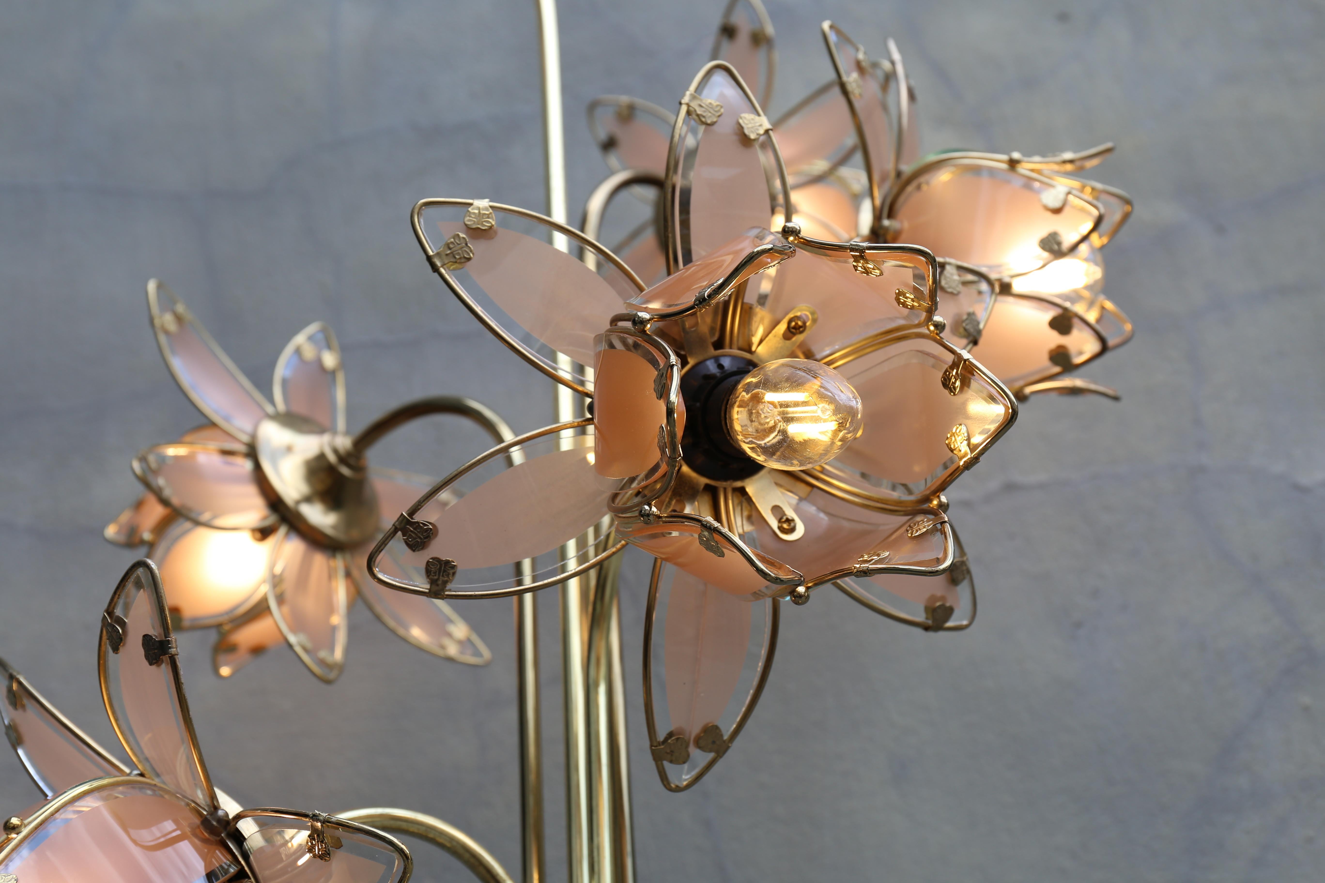 Lampada Hollywood Regency in vetro e ottone a 6 bracci Tulip Lotus anni '70 in vendita 11
