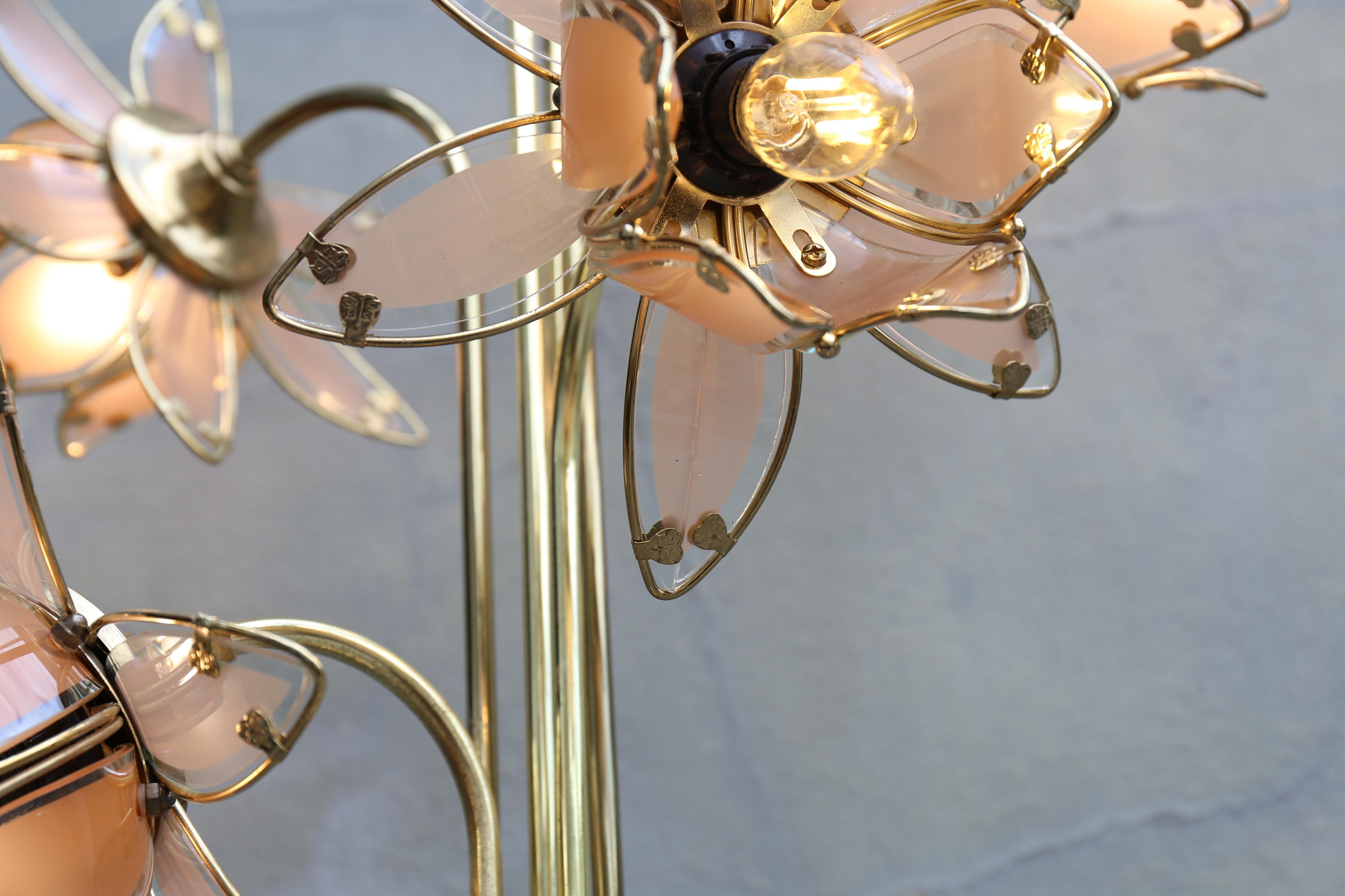 Lampada Hollywood Regency in vetro e ottone a 6 bracci Tulip Lotus anni '70 in vendita 12