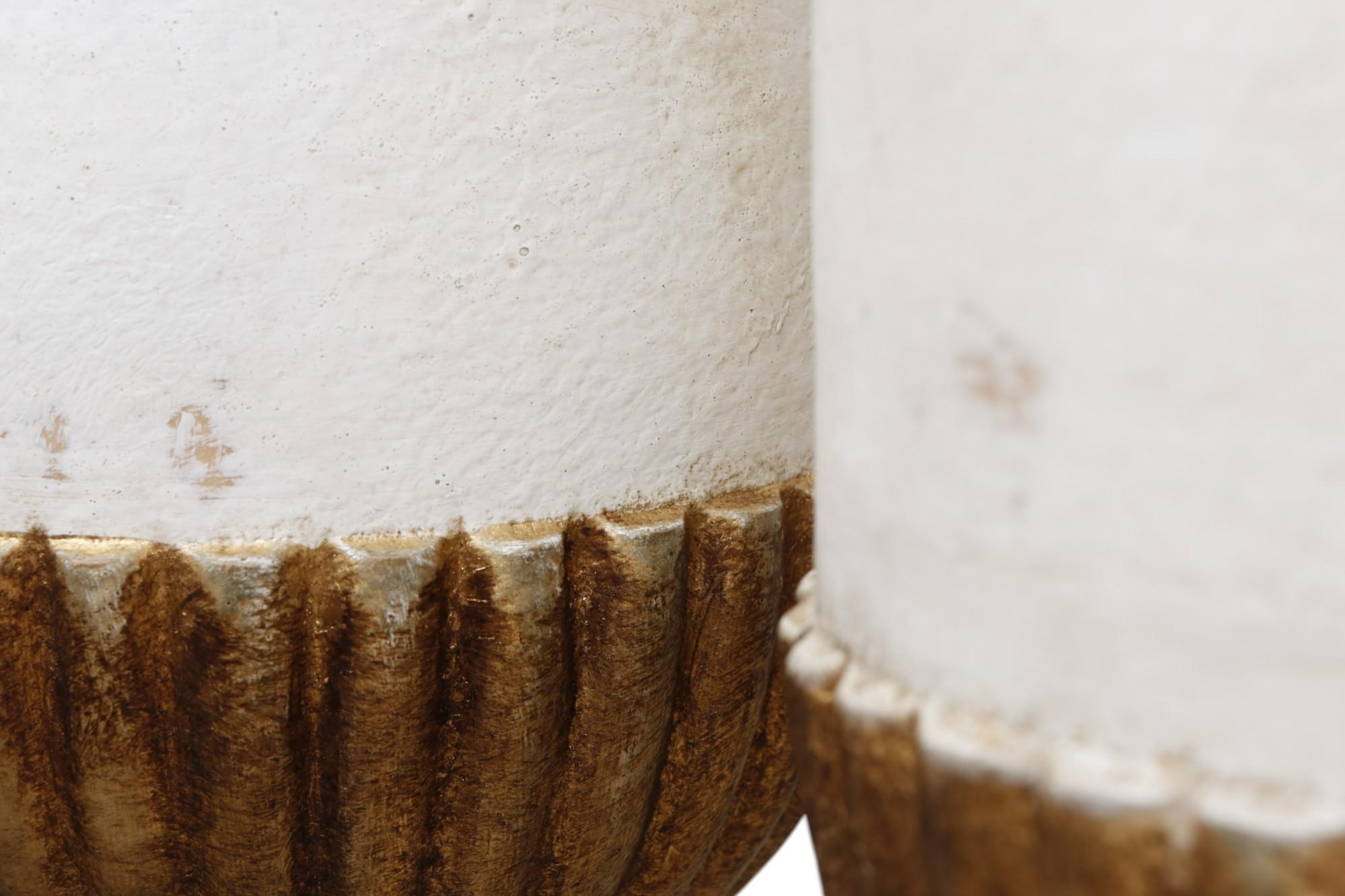 Paire de lampes de table or et blanc Hollywood Regency par Visual Comfort en vente 1