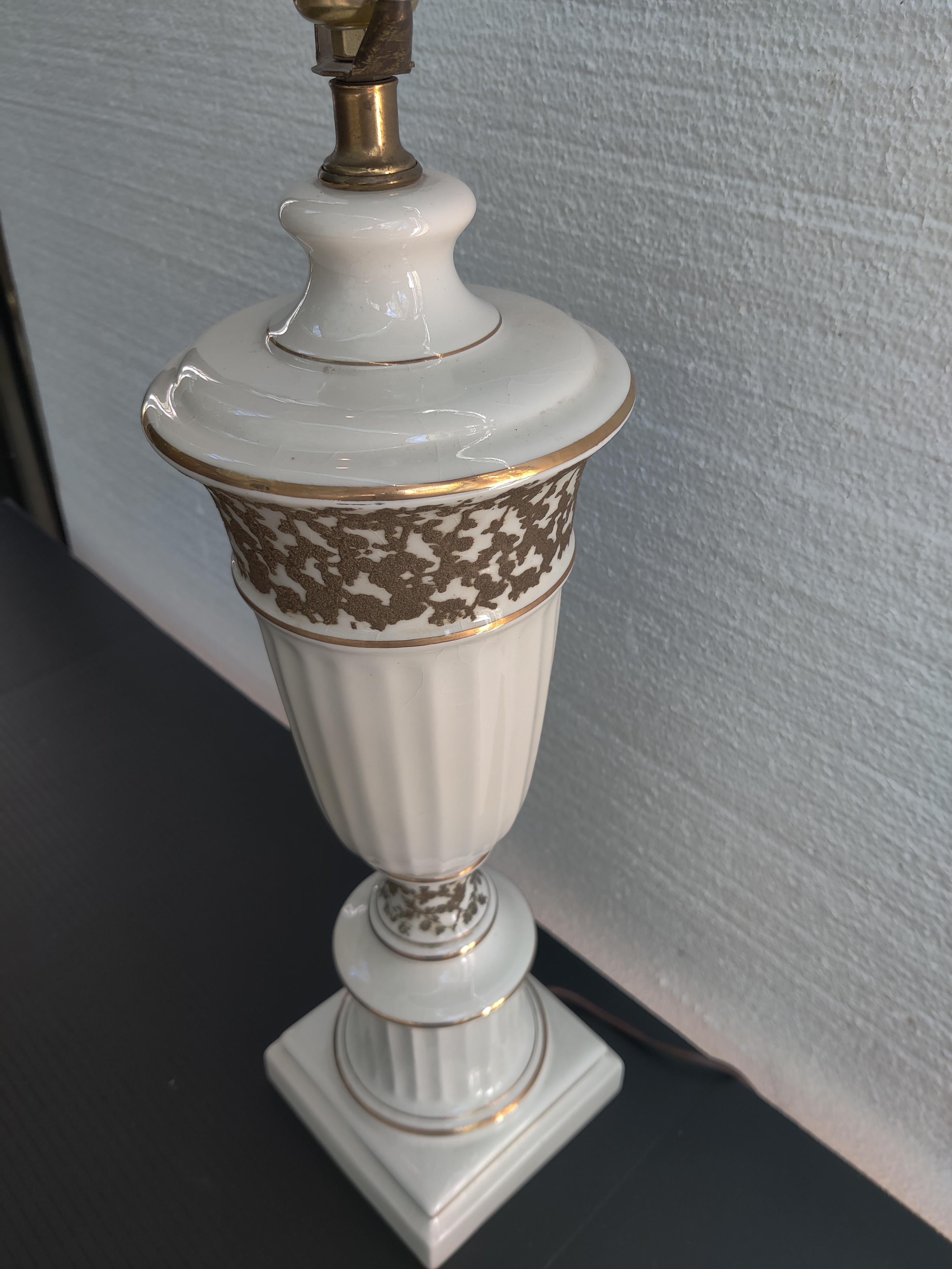 Hollywood Regency Gold Gilt Embossed Trim Ceramic Lamp For Sale 5