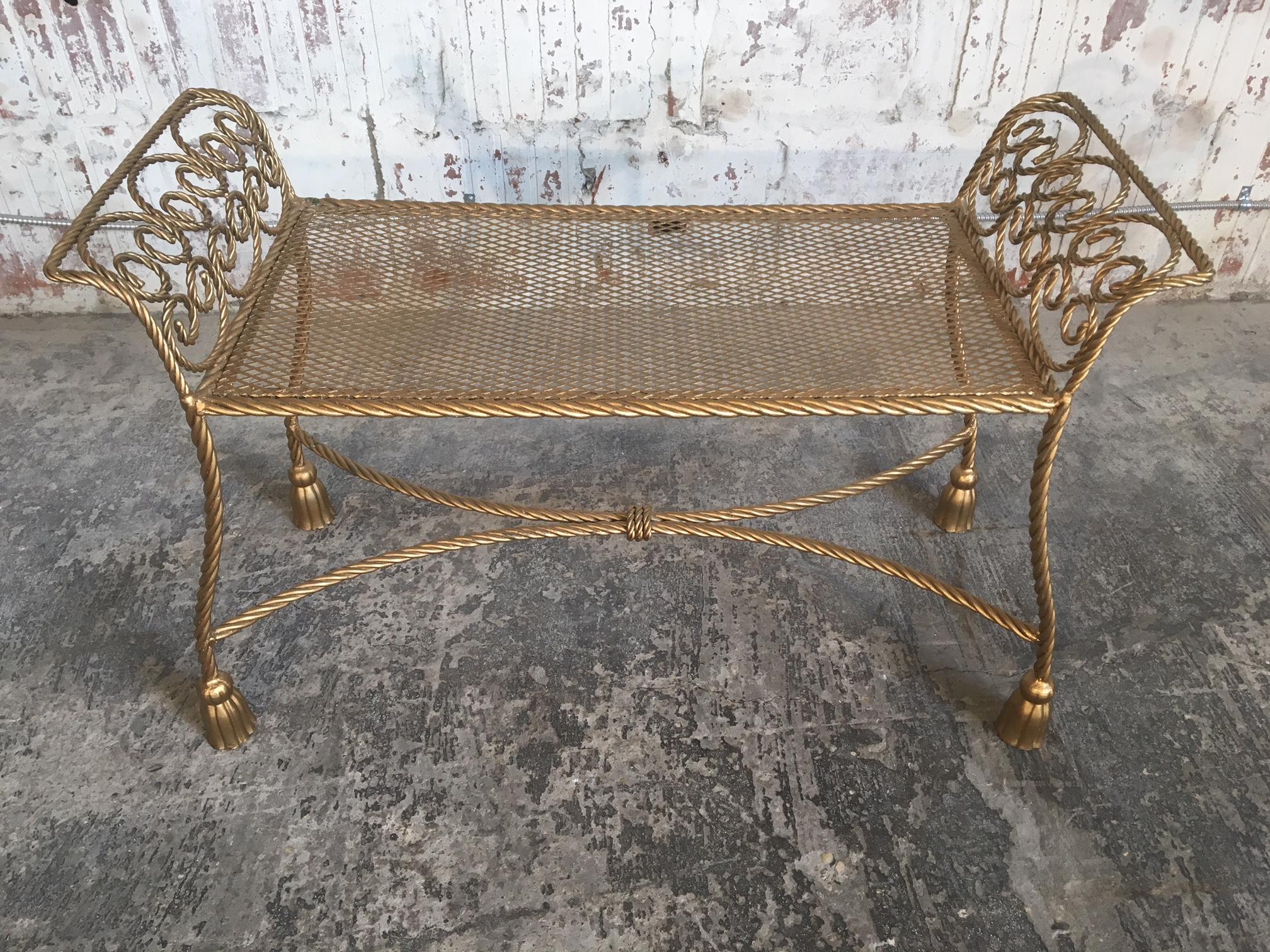 Hollywood Regency Gold Gilt Wrought Iron Tassel Vanity Bench In Good Condition For Sale In Jacksonville, FL