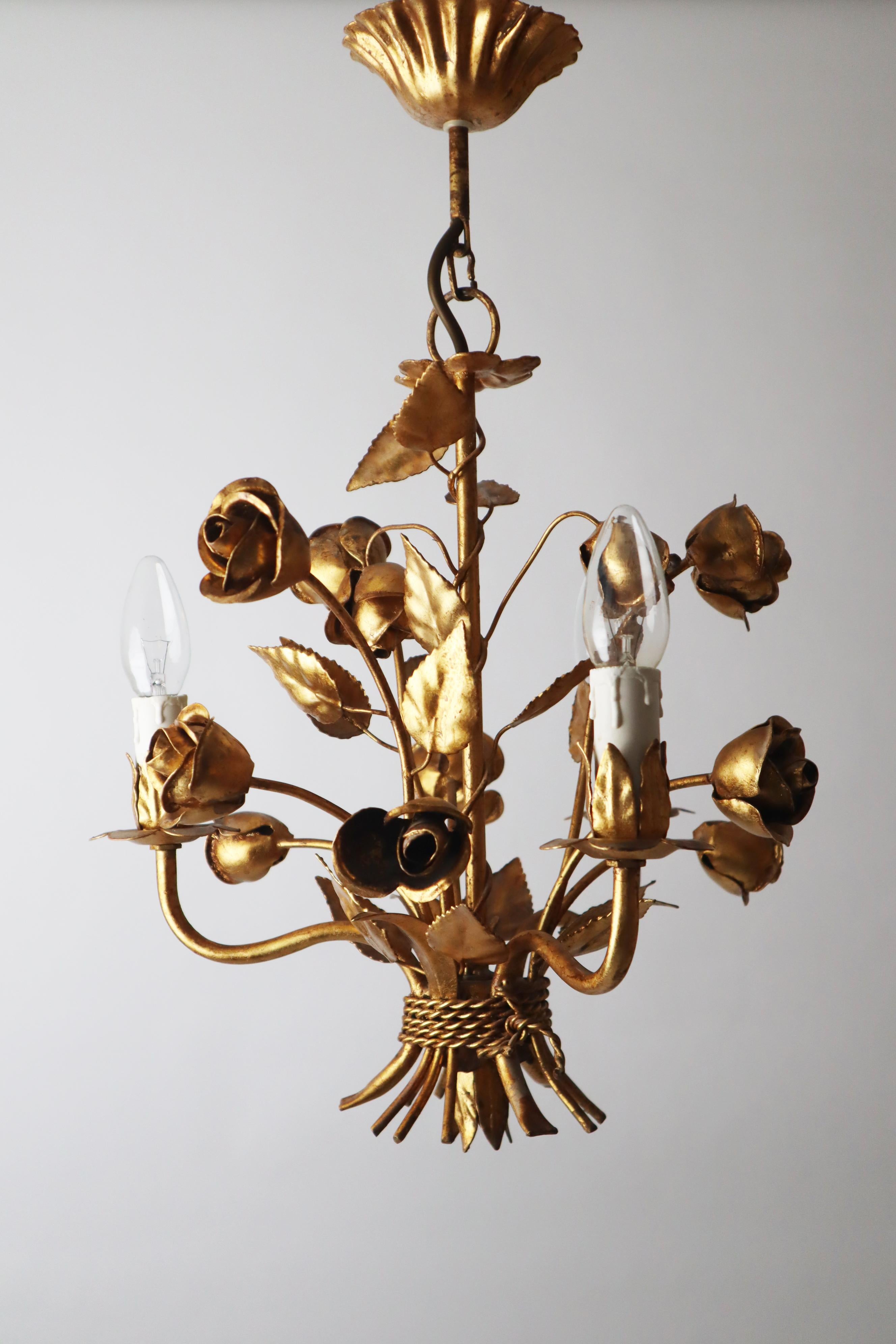 Goldener Hollywood-Regency-Kronleuchter mit Rosen von Hans Kögl im Angebot 6