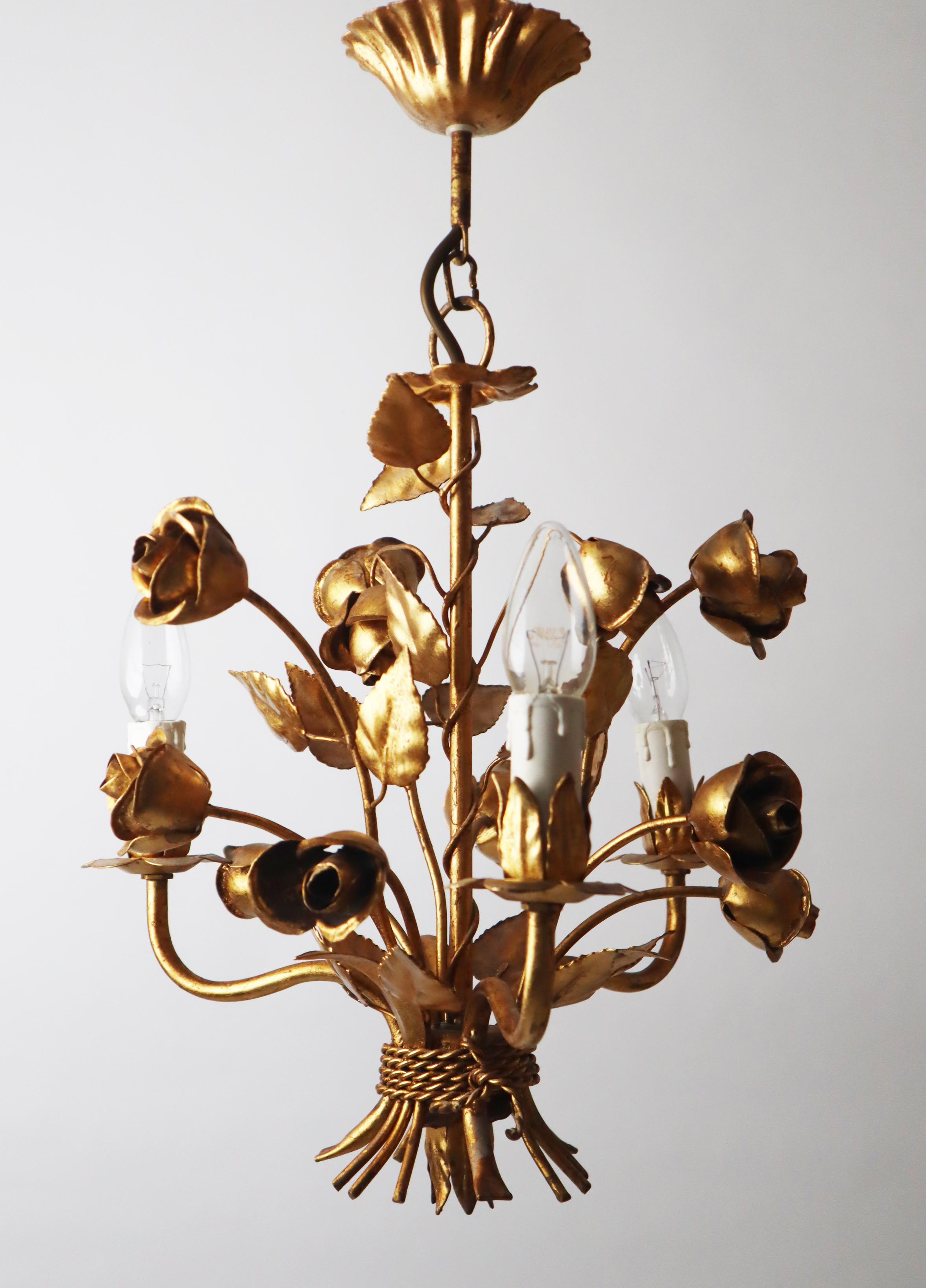 Goldener Hollywood-Regency-Kronleuchter mit Rosen von Hans Kögl im Angebot 7