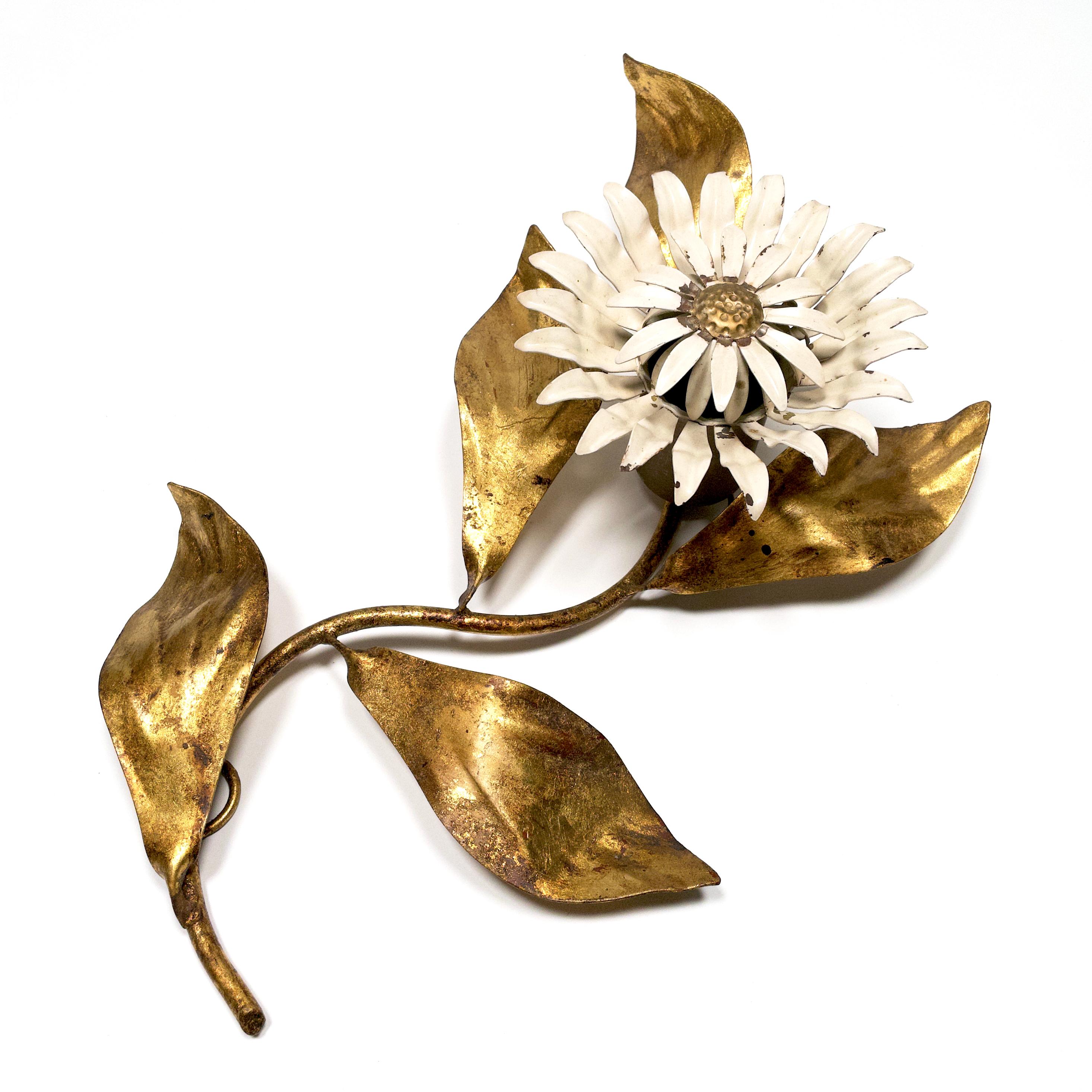Italienische goldene florale Mid-Century 1970er Jahre Vintage Hollywood Regency-Wandleuchte mit Blumenmuster (Vergoldet) im Angebot