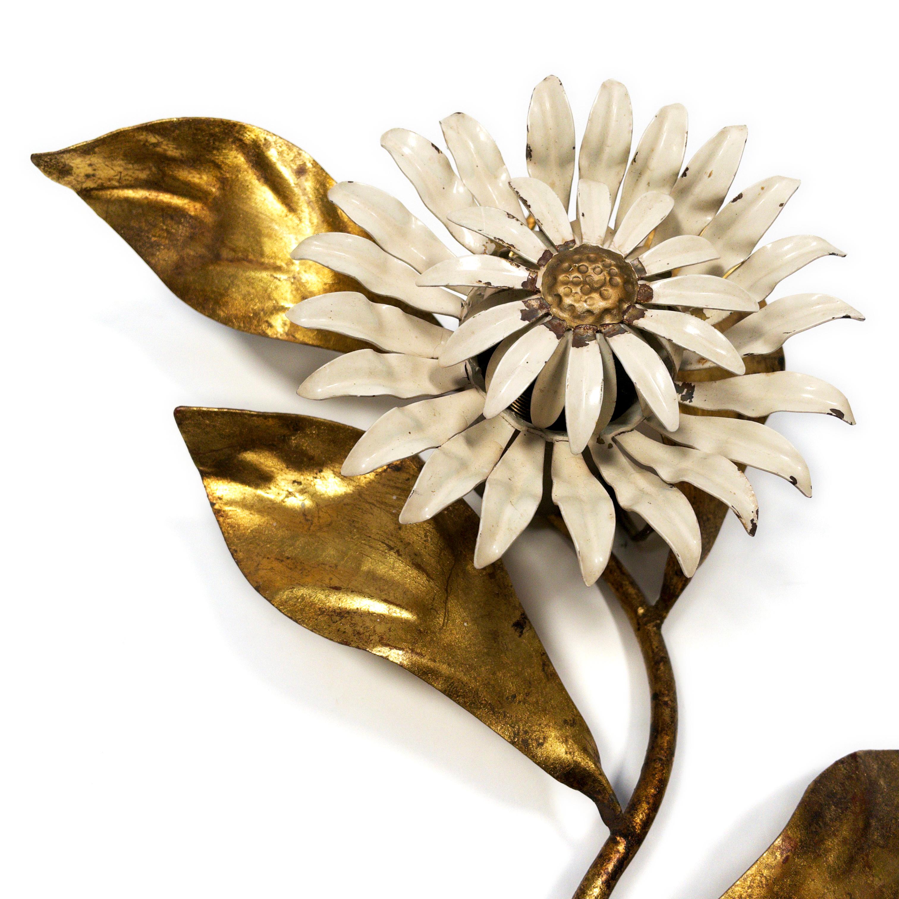 Italienische goldene florale Mid-Century 1970er Jahre Vintage Hollywood Regency-Wandleuchte mit Blumenmuster im Zustand „Gut“ im Angebot in Regensburg, DE