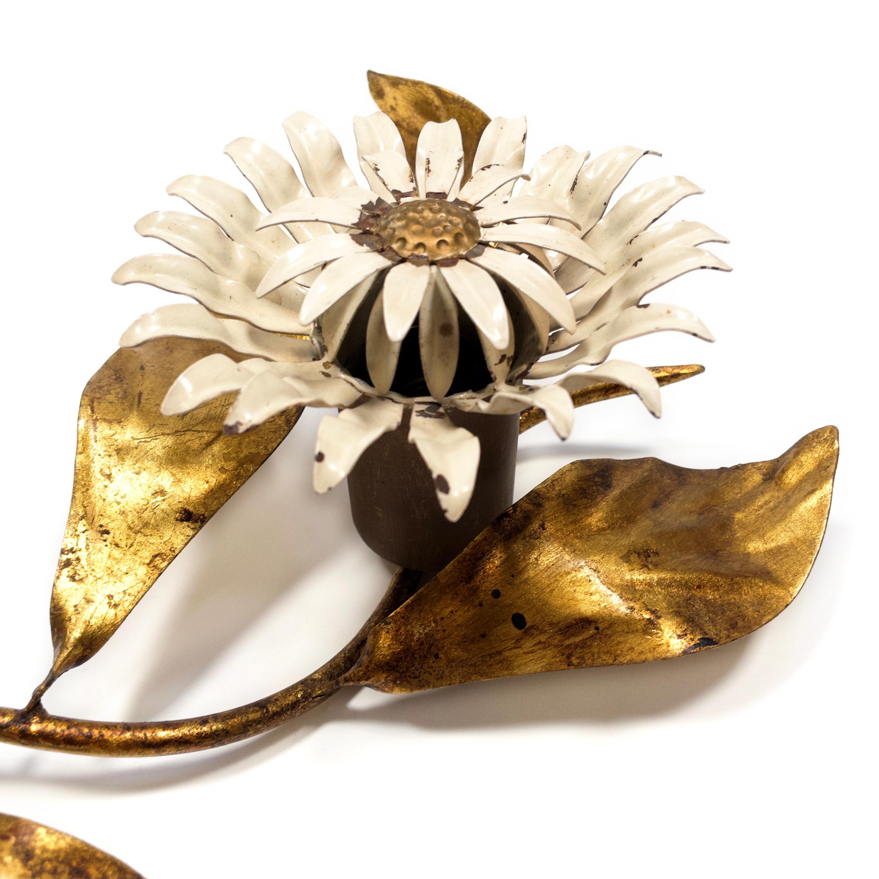Italienische goldene florale Mid-Century 1970er Jahre Vintage Hollywood Regency-Wandleuchte mit Blumenmuster (20. Jahrhundert) im Angebot
