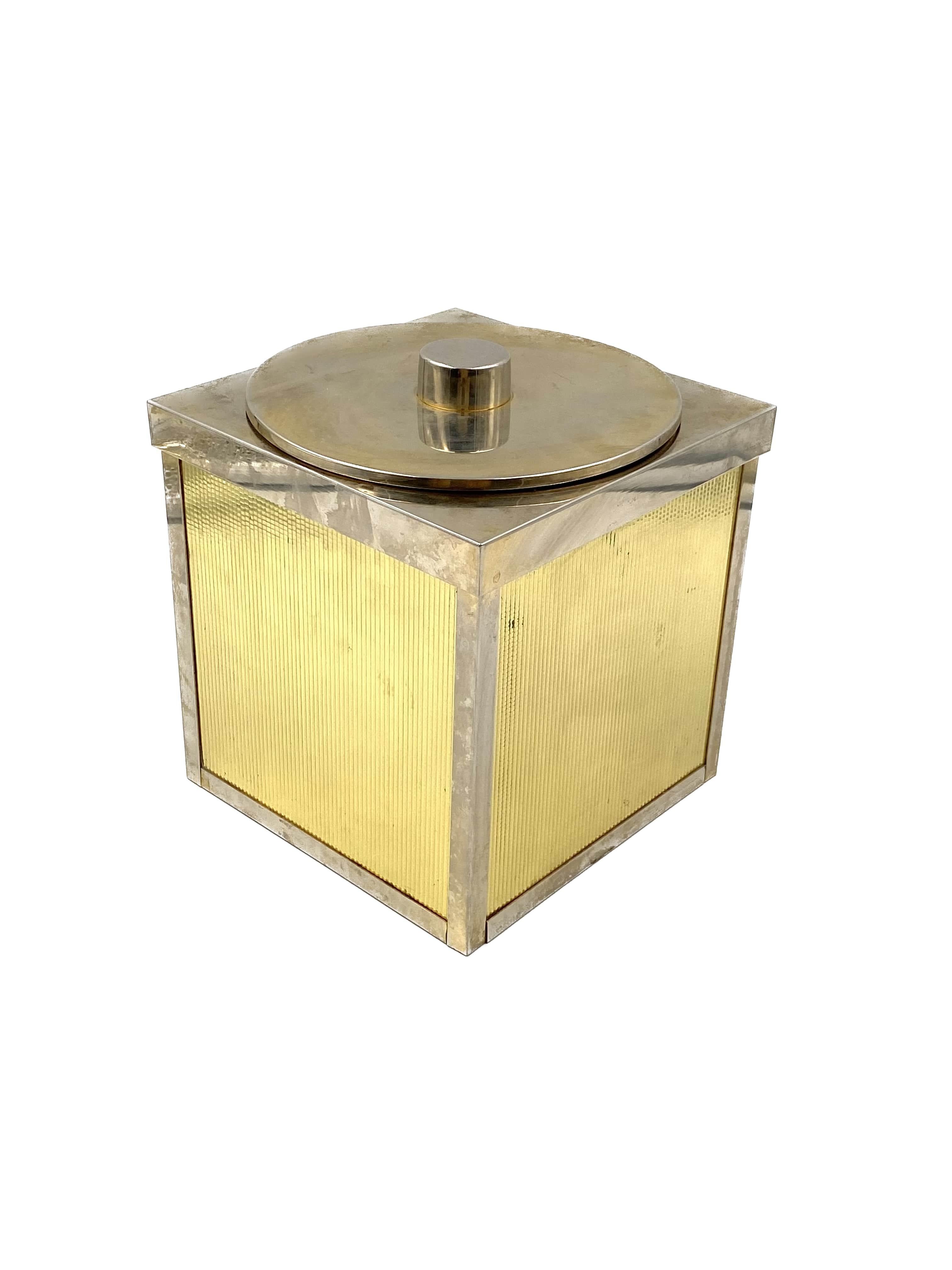 Hollywood regency golden Ice Bucket, Italy, ca. 1970s For Sale 4