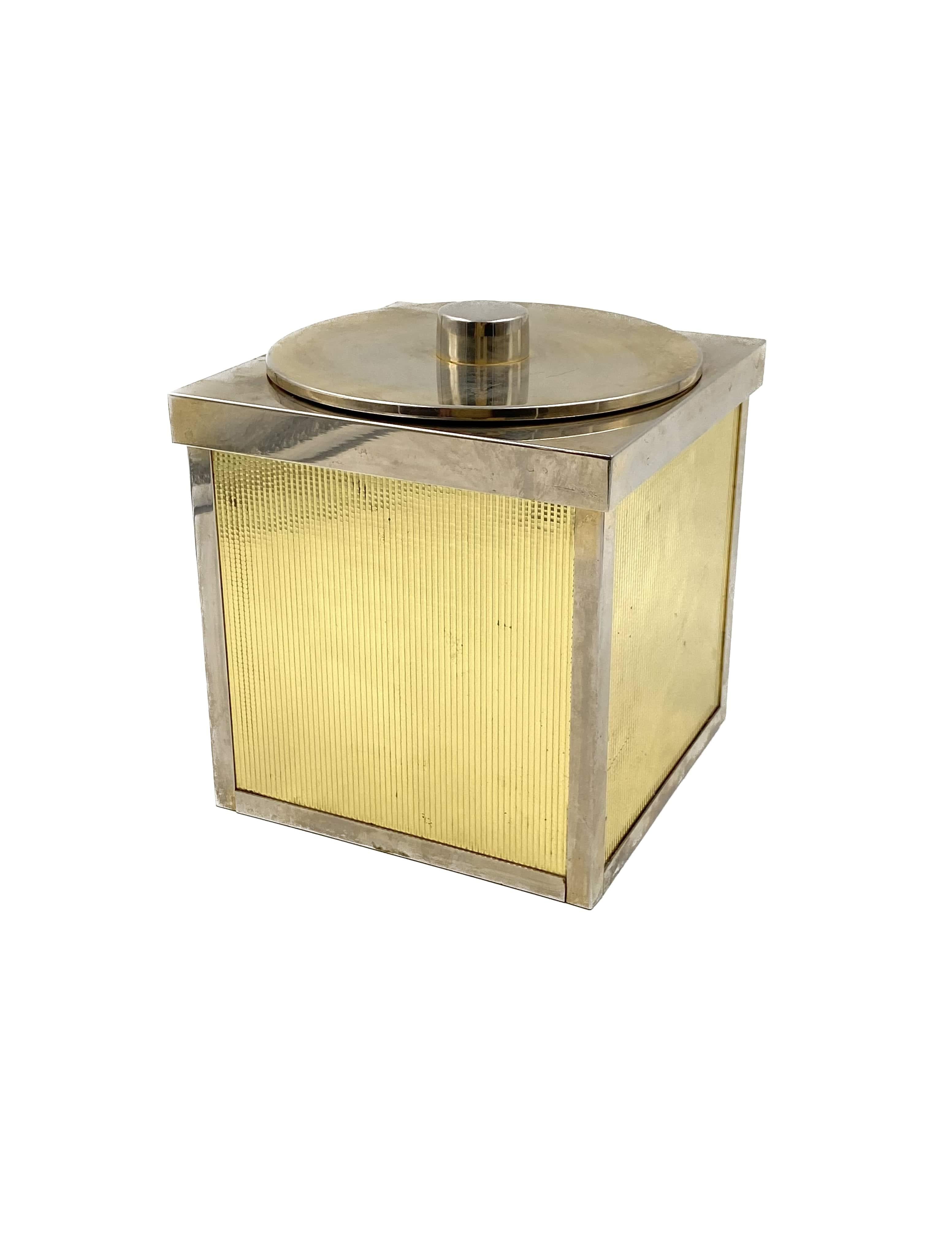 Hollywood regency golden Ice Bucket, Italy, ca. 1970s For Sale 6