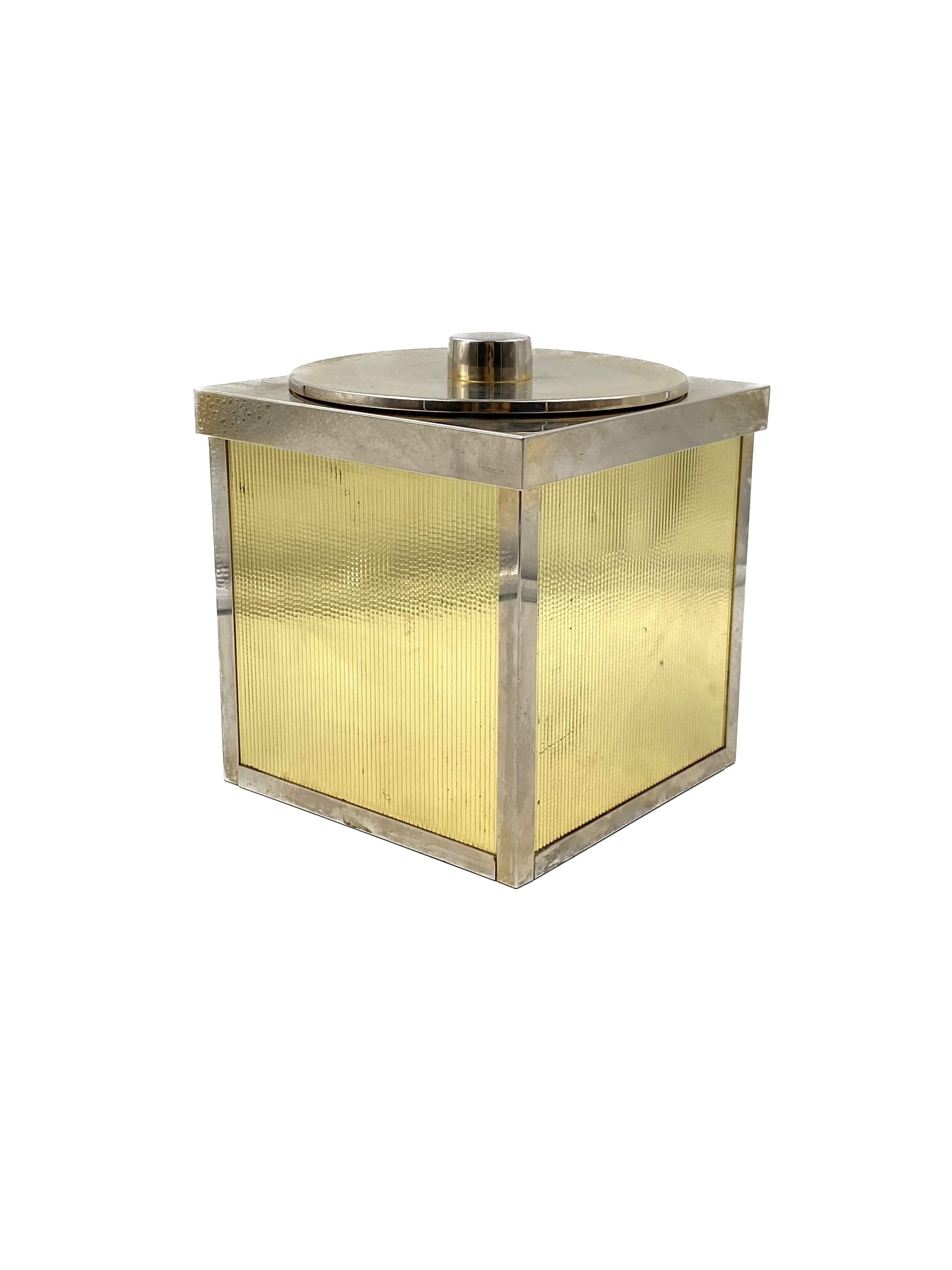Hollywood regency golden Ice Bucket, Italy, ca. 1970s For Sale 10