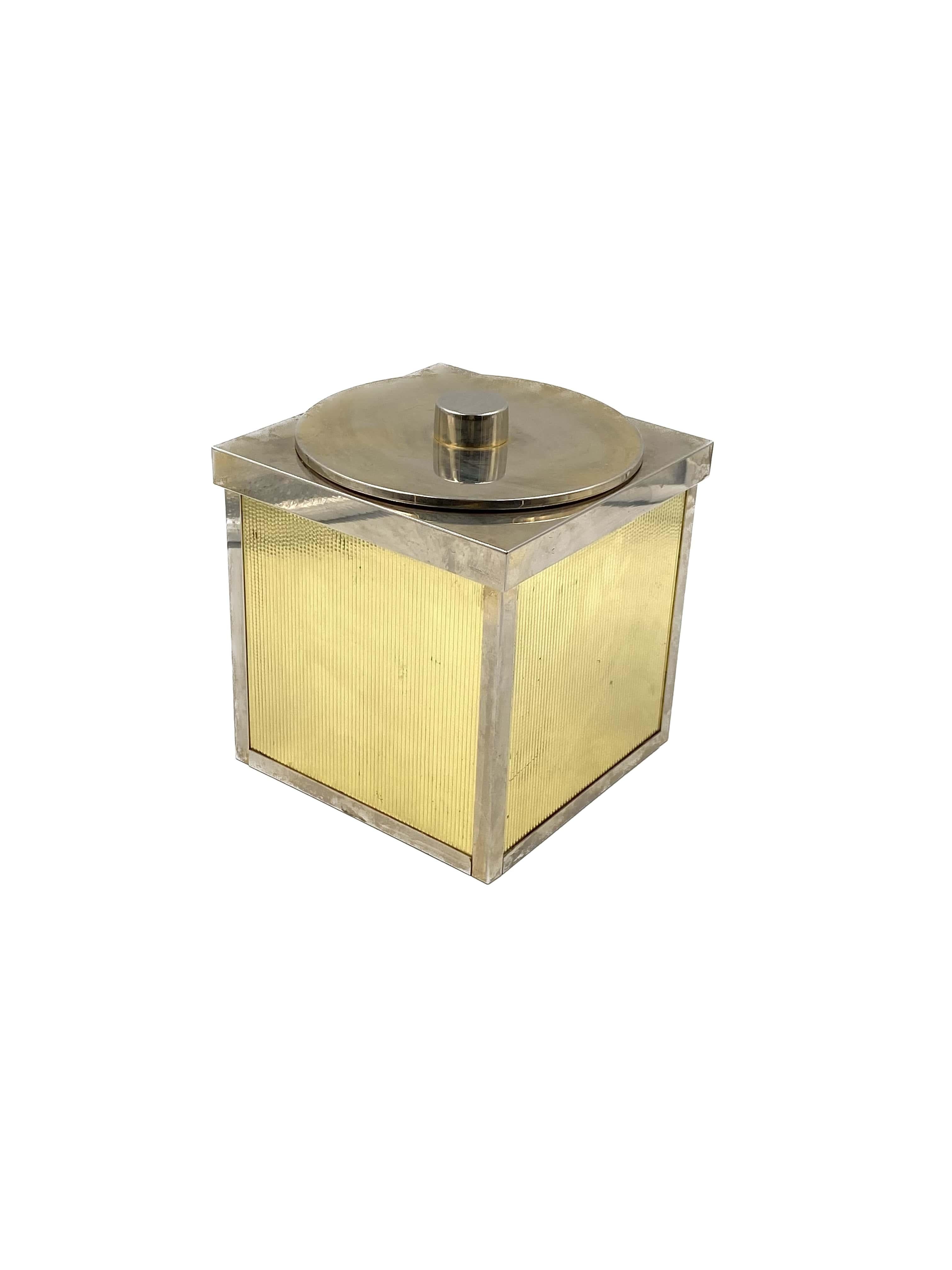 Hollywood regency golden Ice Bucket, Italy, ca. 1970s For Sale 12