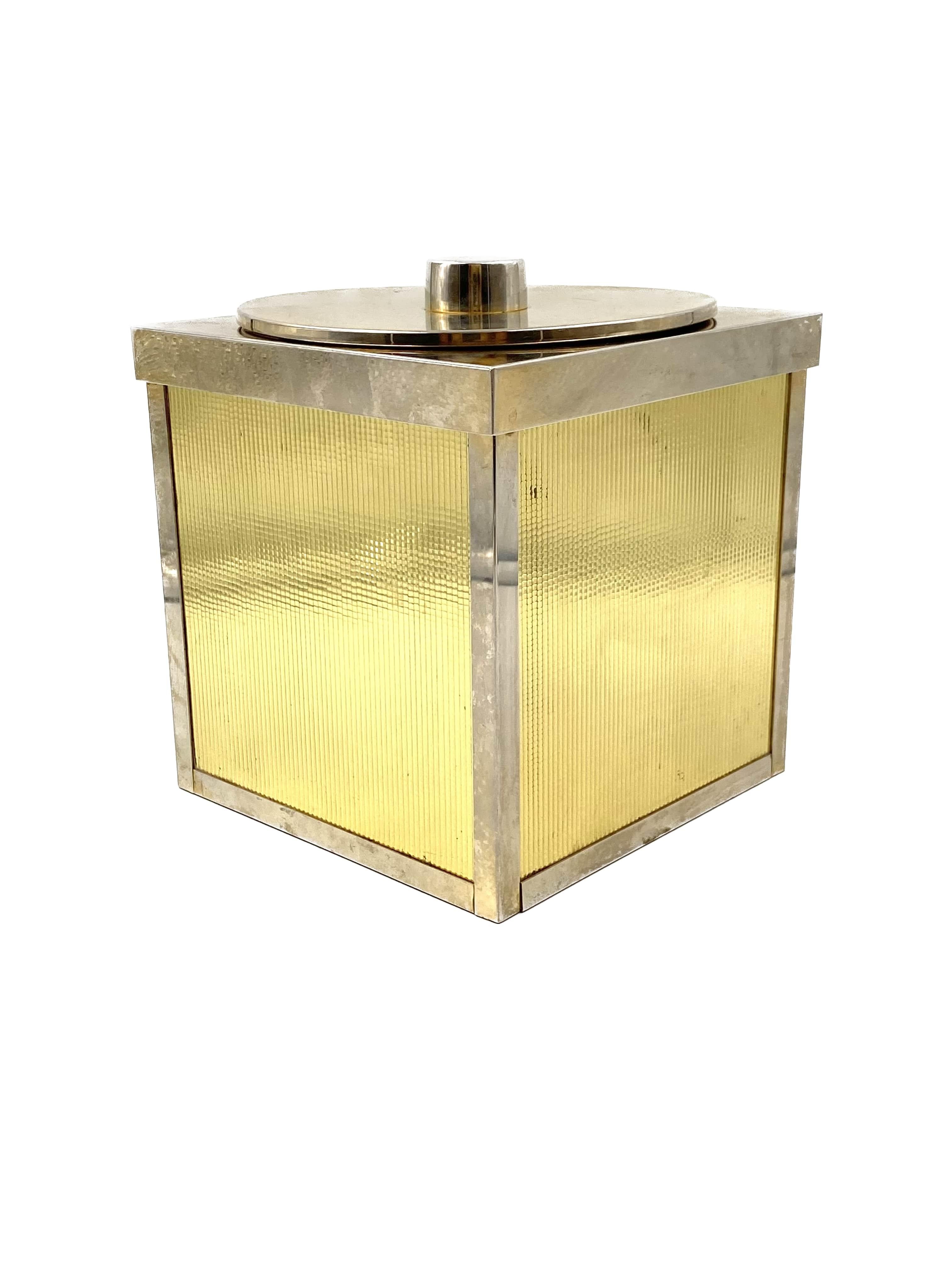 Hollywood regency golden Ice Bucket, Italy, ca. 1970s For Sale 2