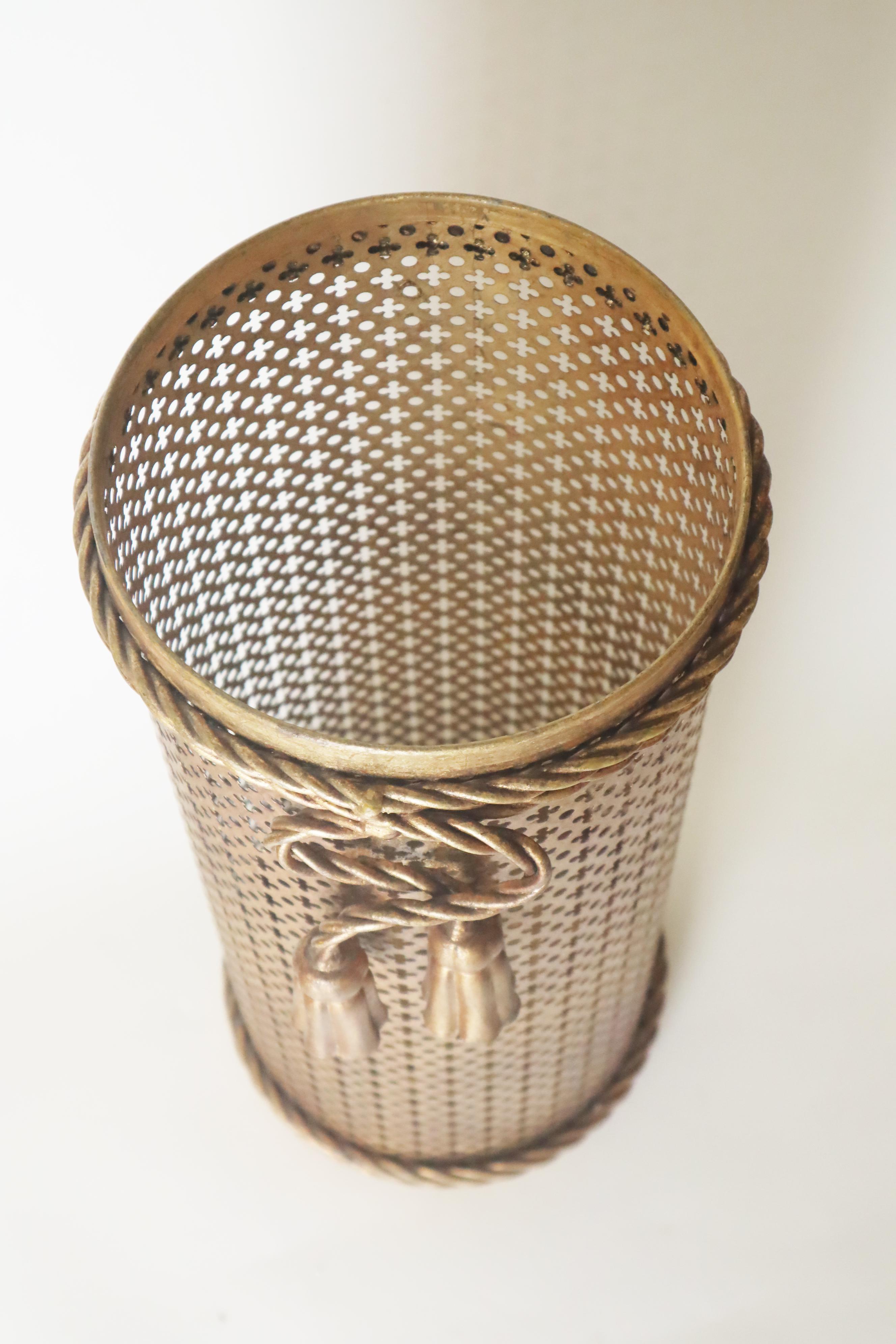 Hand-Crafted Hollywood Regency Golden Umbrella stand by Li Puma Firenze, Italy 1950s For Sale