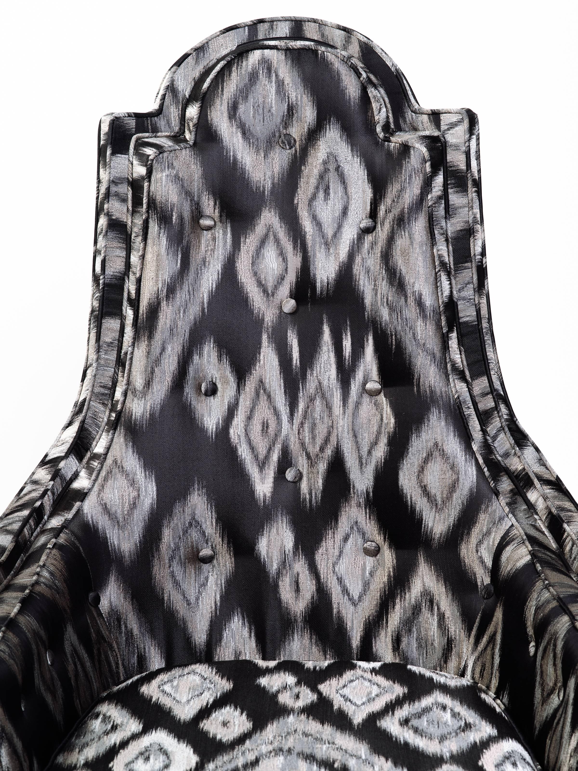 Mid-Century Modern Skirted High Back Chair in Black and Silver Ikat. c. 1960's For Sale 1
