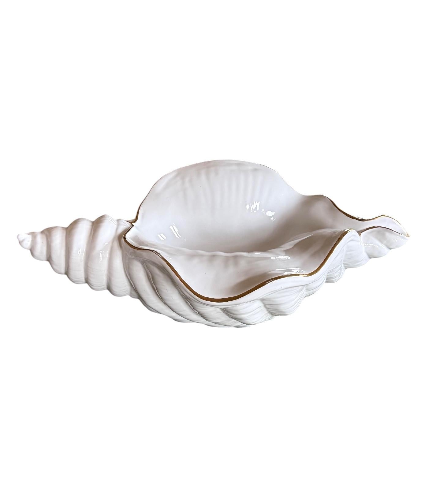 Late 20th Century Hollywood regency great ceramic shell sculpture, Italy 1970s For Sale
