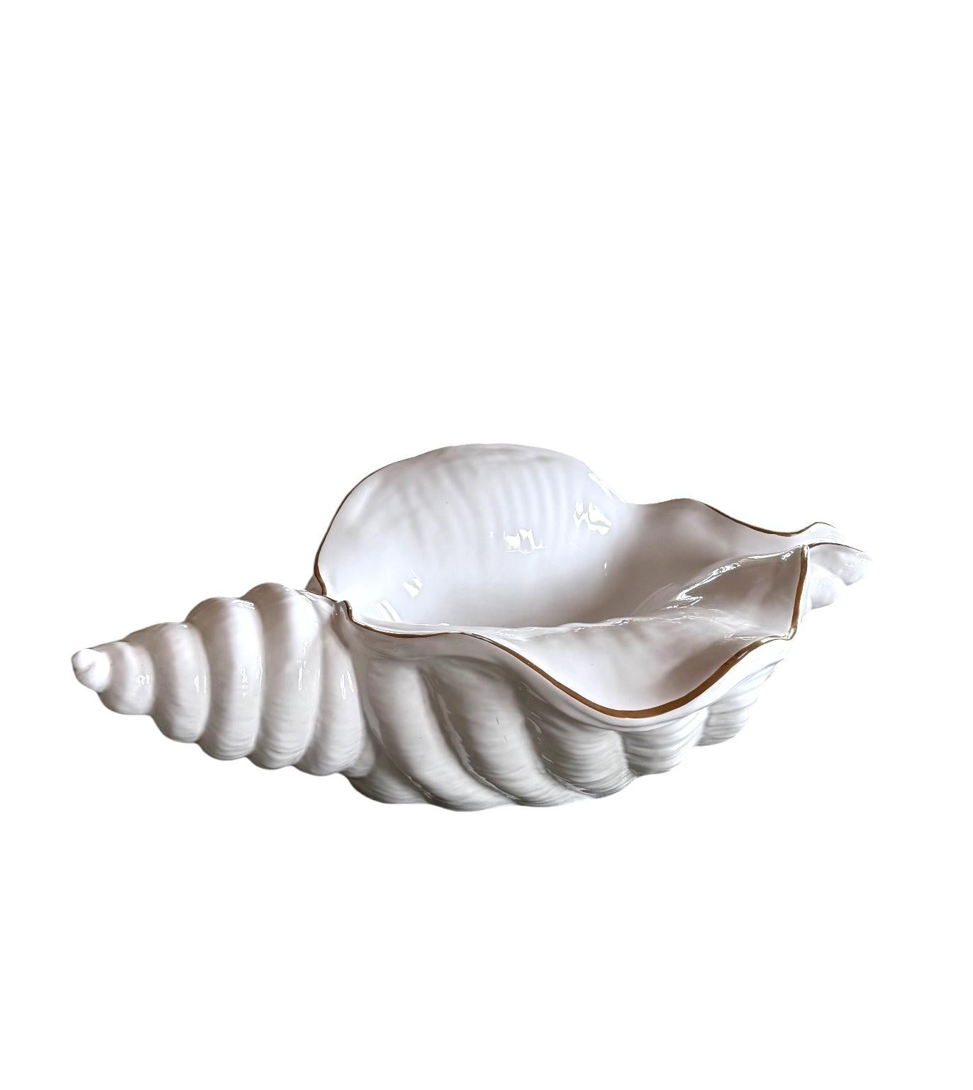 Ceramic Hollywood regency great ceramic shell sculpture, Italy 1970s For Sale