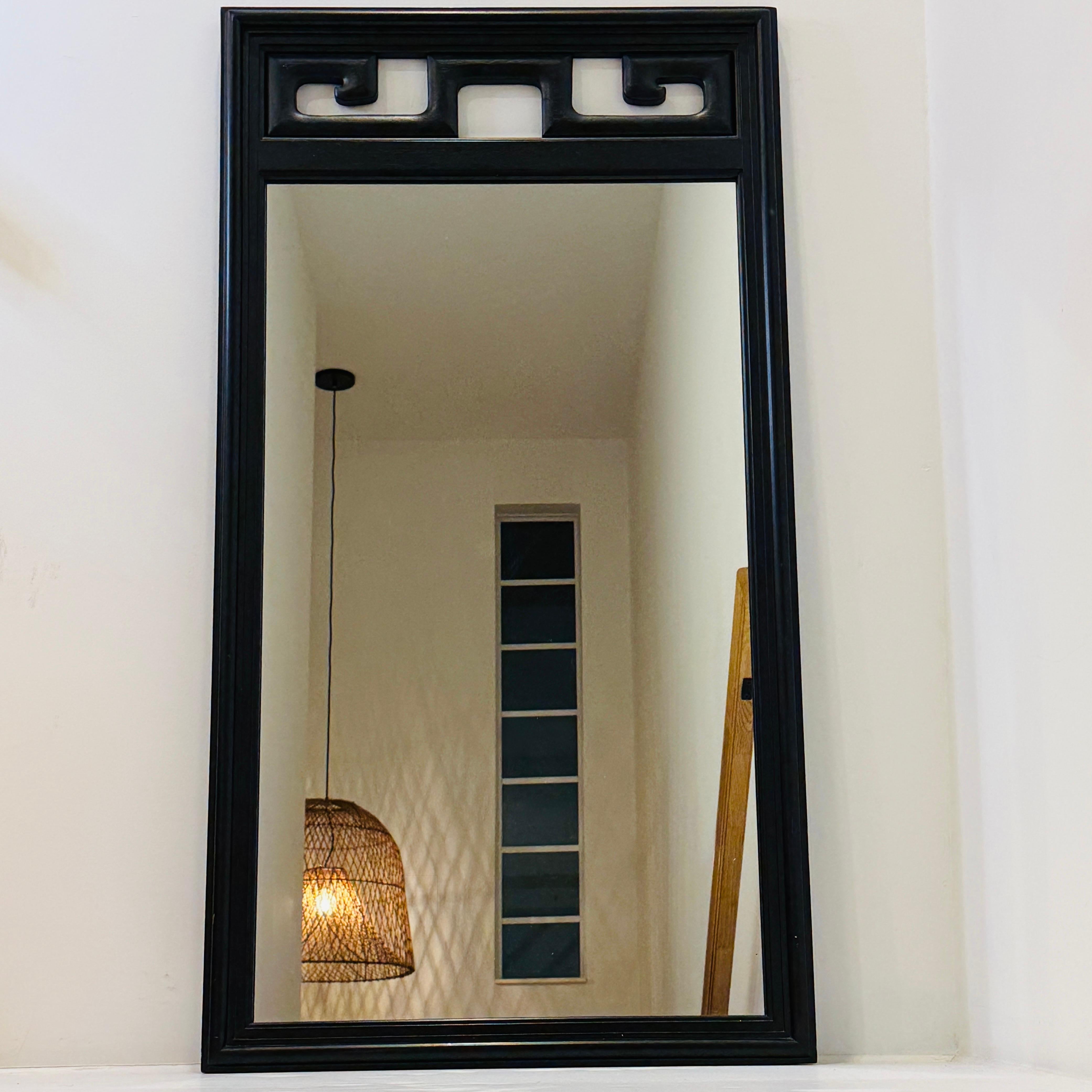 Américain Hollywood Regency Greek Key Mirror in Black Lacquer, c. 1960's en vente