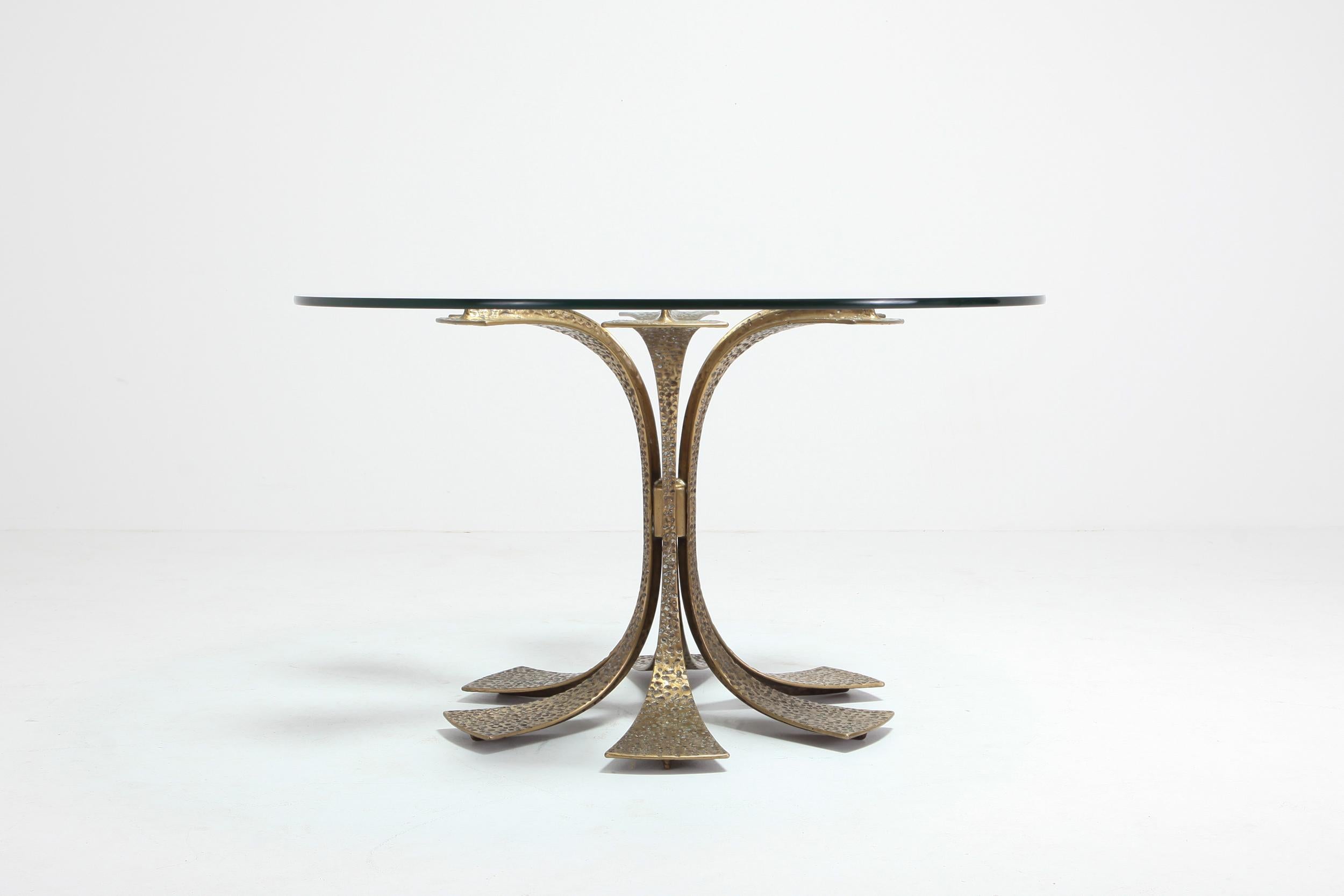 20th Century Hollywood Regency Hammered Brass Dining Table by Luciano Frigerio