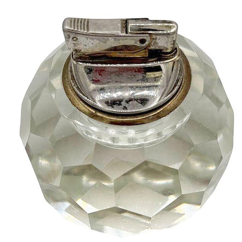 Hollywood Regency - Briquet de table en cristal à facettes multiples taillé à la main Bon état - En vente à Van Nuys, CA