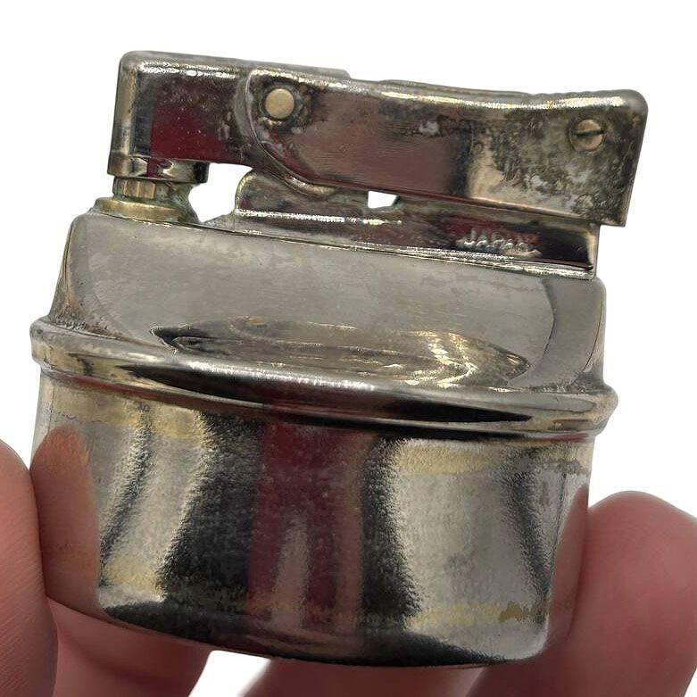 Hollywood Regency - Briquet de table en cristal à facettes multiples taillé à la main en vente 2
