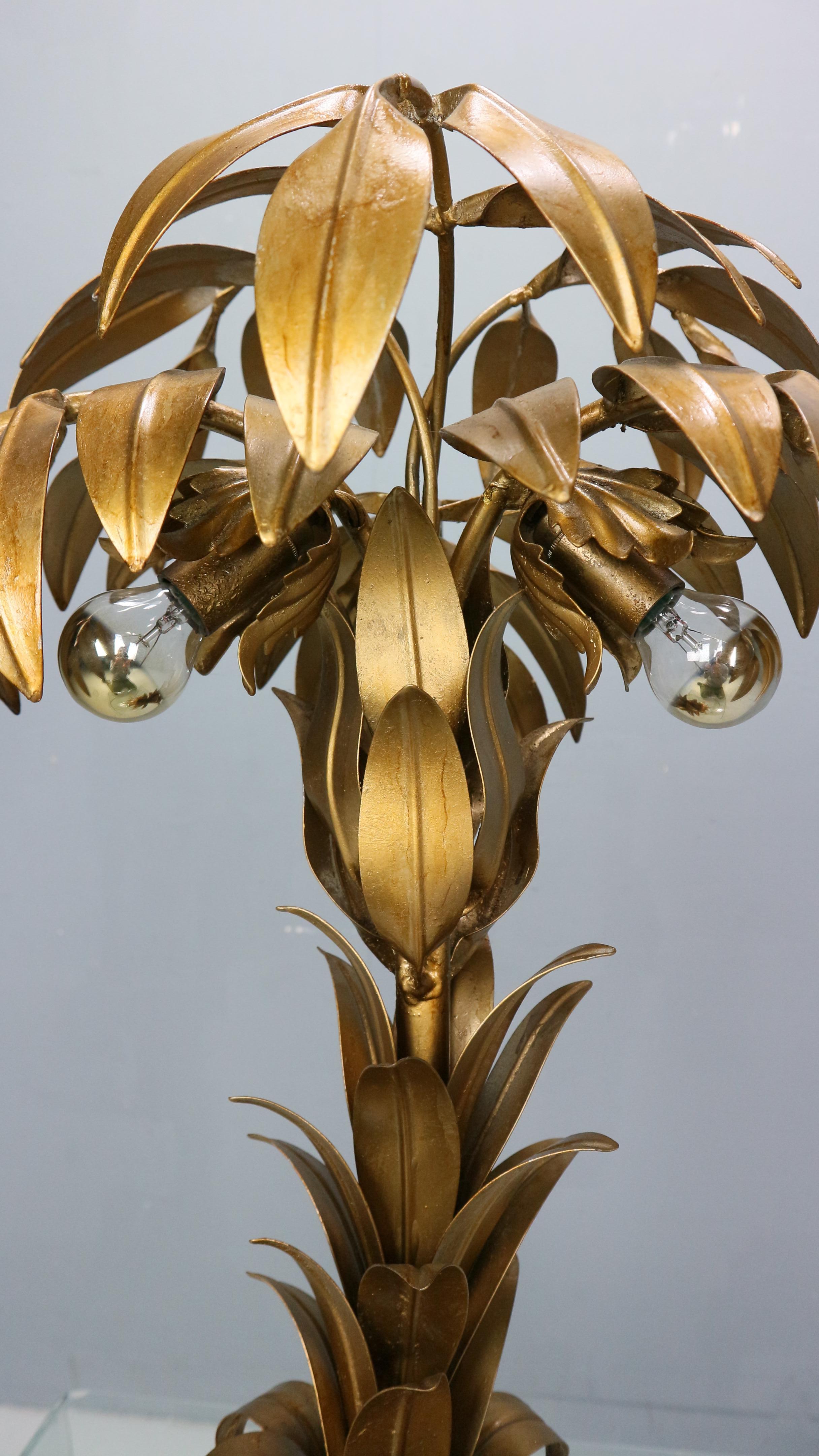 Hollywood regency HANS KOGL Lámpara de mesa palmera metal dorado 1970 en venta 5