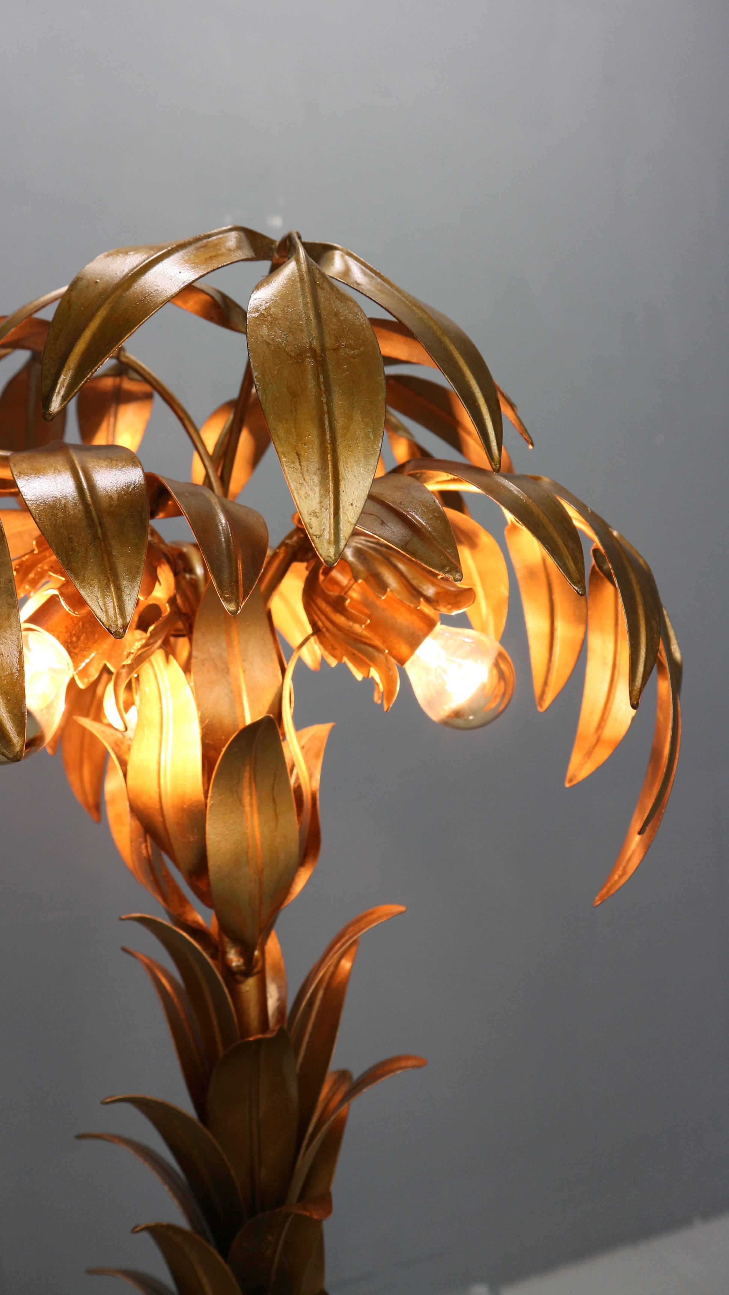 Hollywood regency HANS KOGL Lámpara de mesa palmera metal dorado 1970 en venta 7